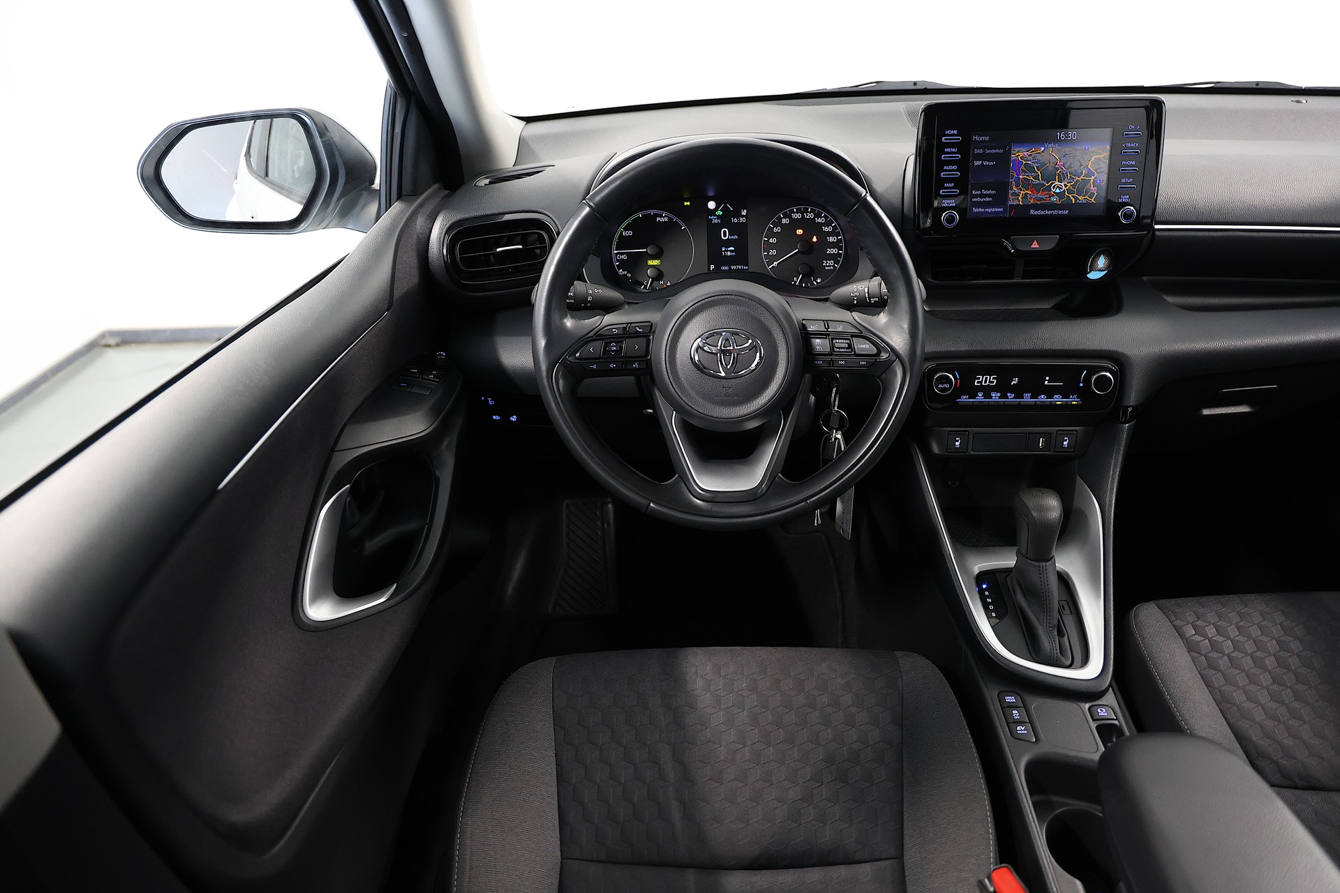 TOYOTA Yaris 1.5 Comfort e-CVT-image-8