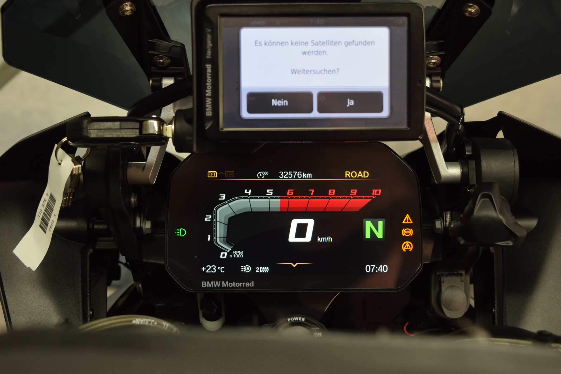BMW R 1250 GS Exclusive inkl. Akrapovic & Navi-image-8