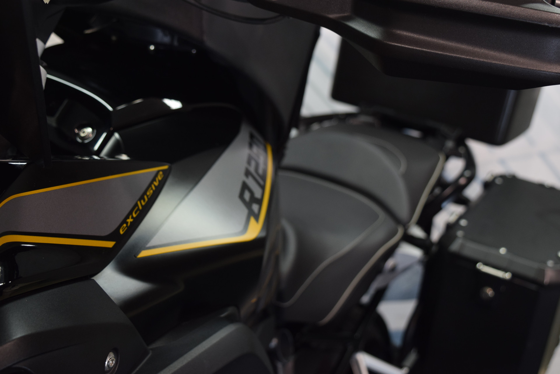 BMW R 1250 GS Exclusive inkl. Akrapovic & Navi-image-9