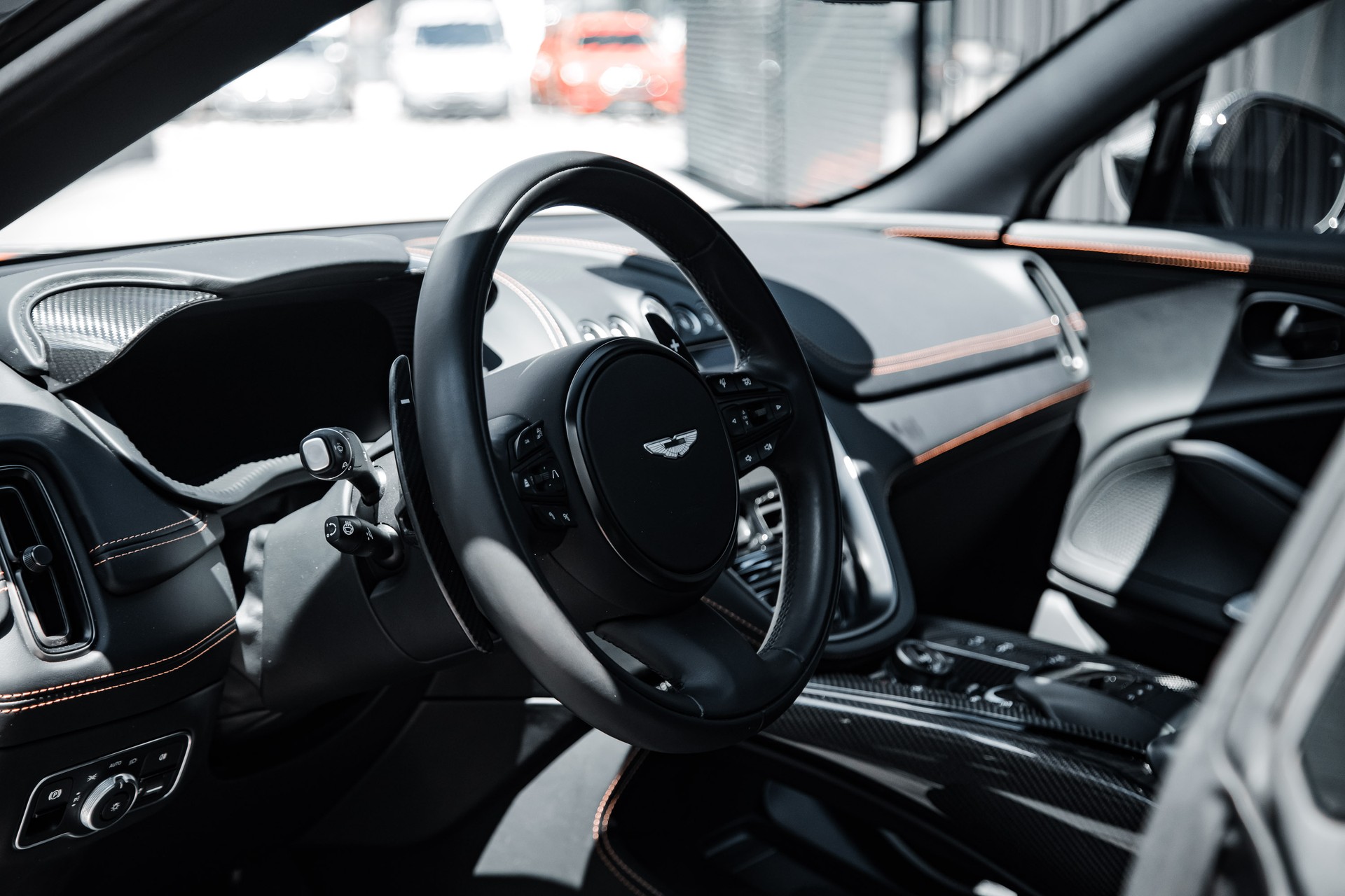 ASTON MARTIN DBX 707-image-13