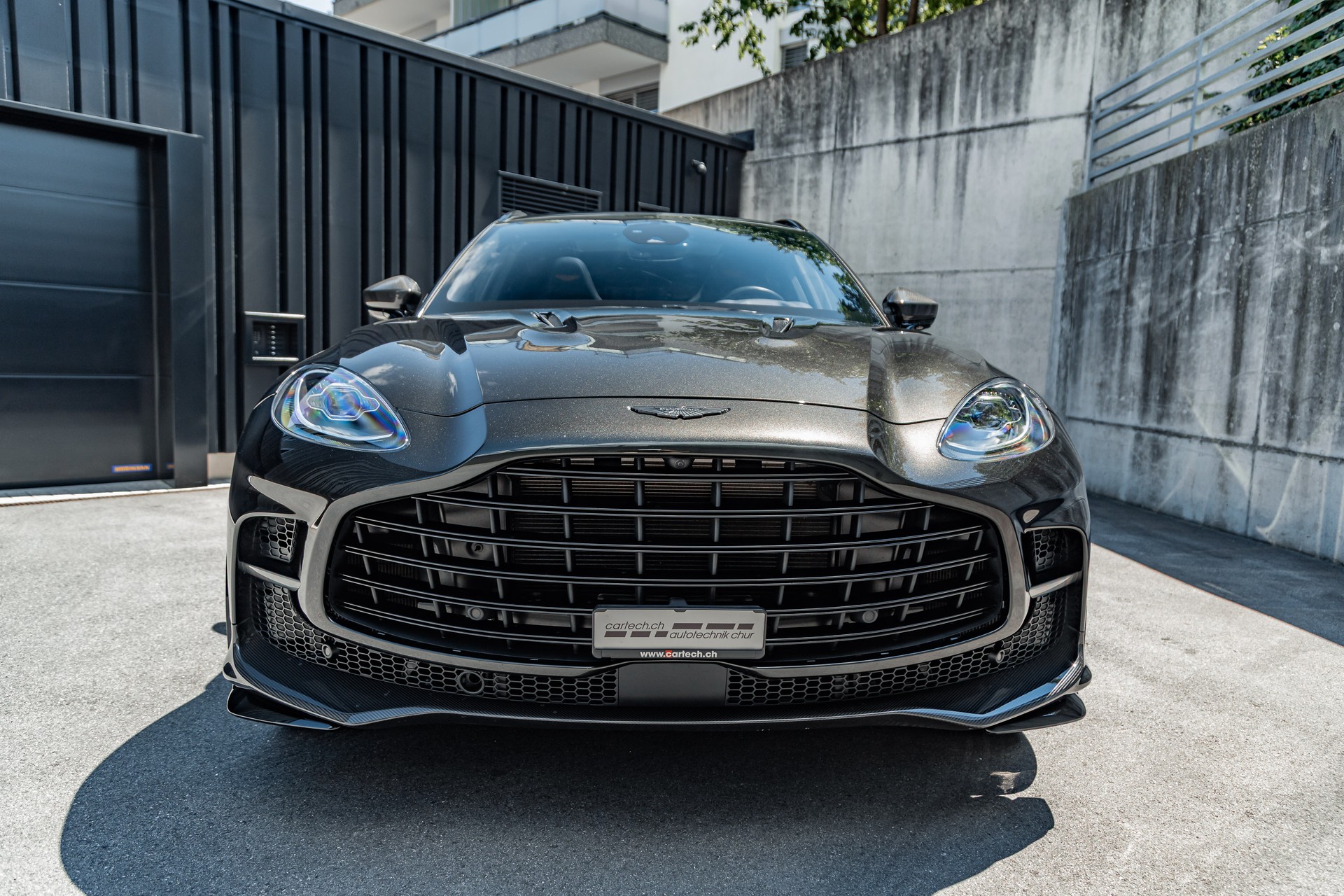 ASTON MARTIN DBX 707-image-6