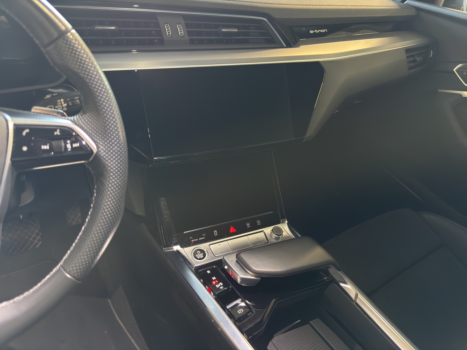 AUDI e-tron 50 Sportback quattro-image-10