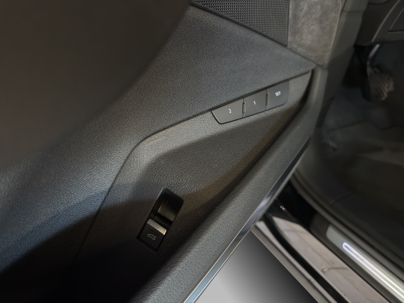 AUDI e-tron 50 Sportback quattro-image-15