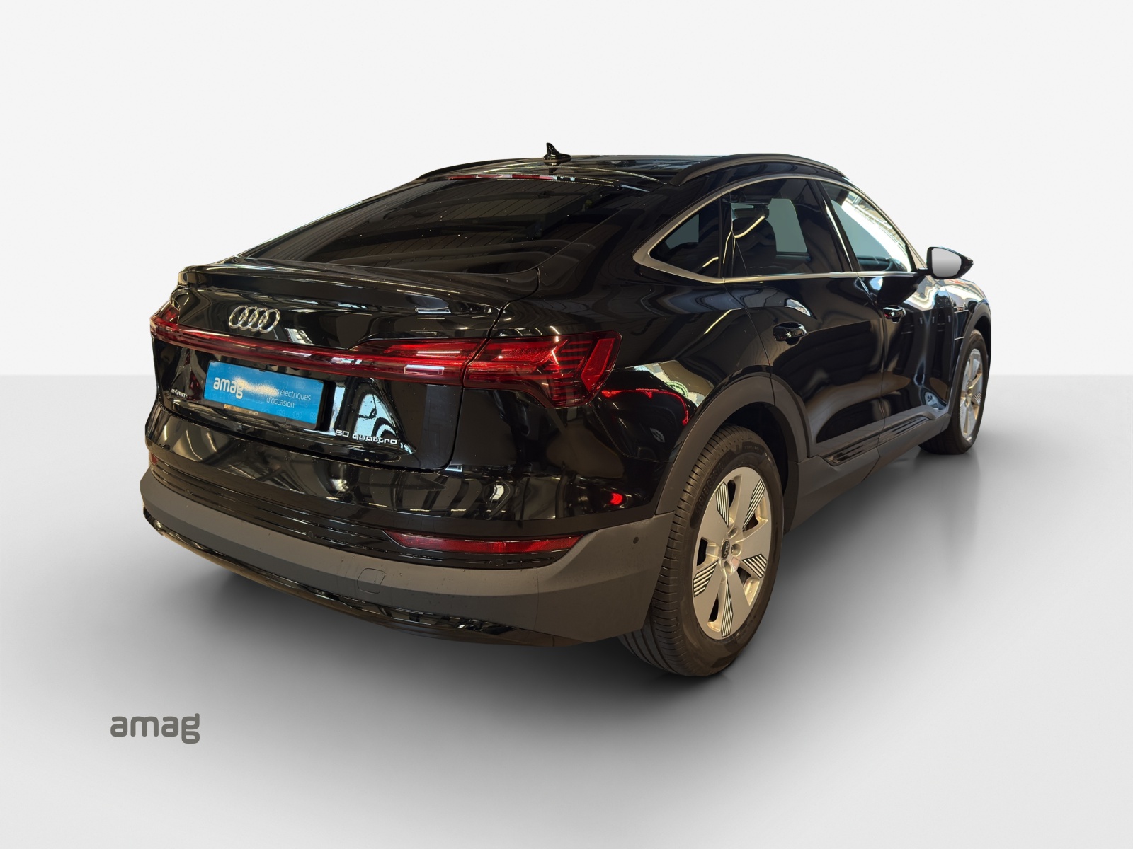 AUDI e-tron 50 Sportback quattro-image-4