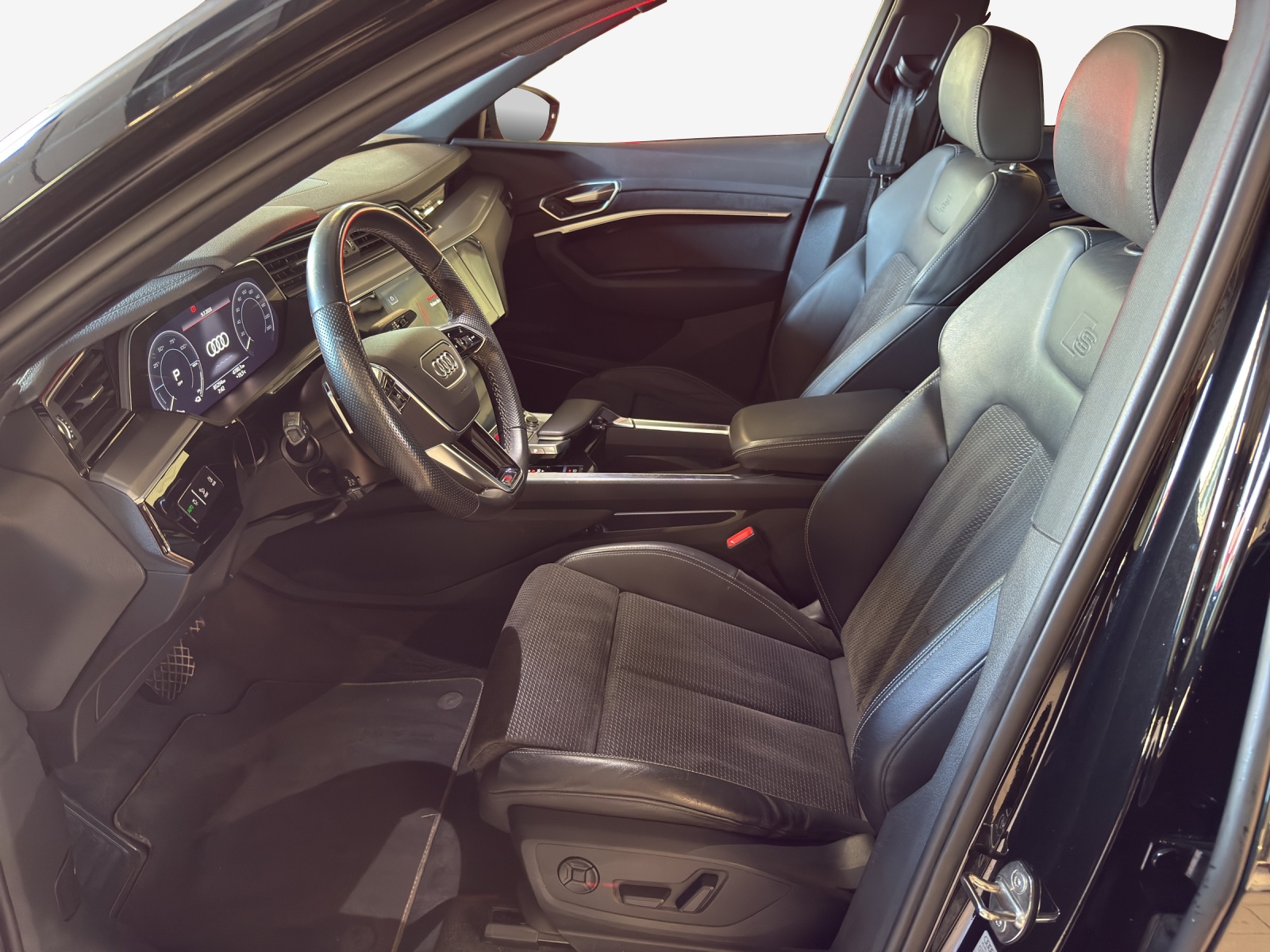 AUDI e-tron 50 Sportback quattro-image-7