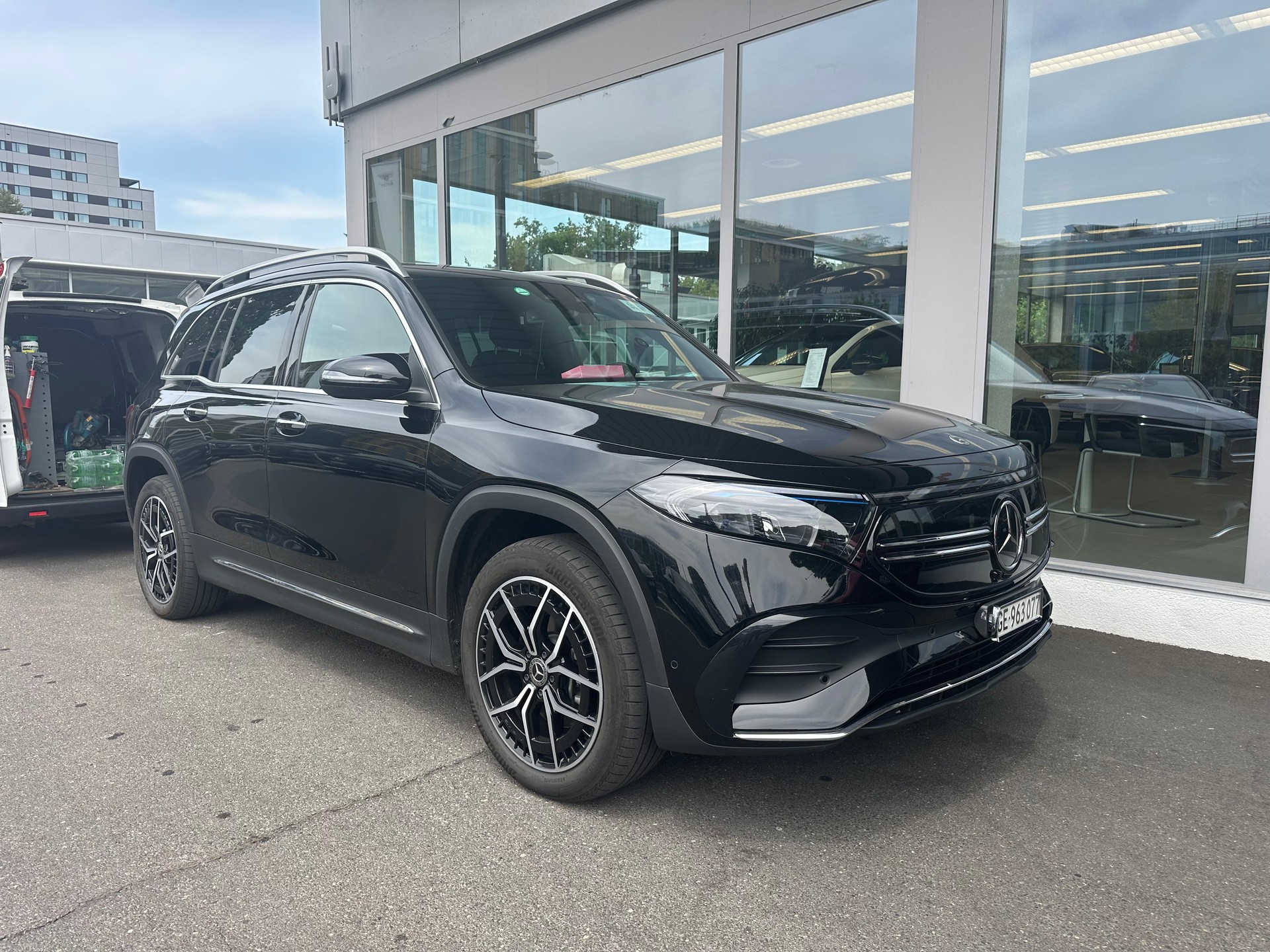 MERCEDES-BENZ EQB 300 Swiss Star AMG Line 4matic-image-0