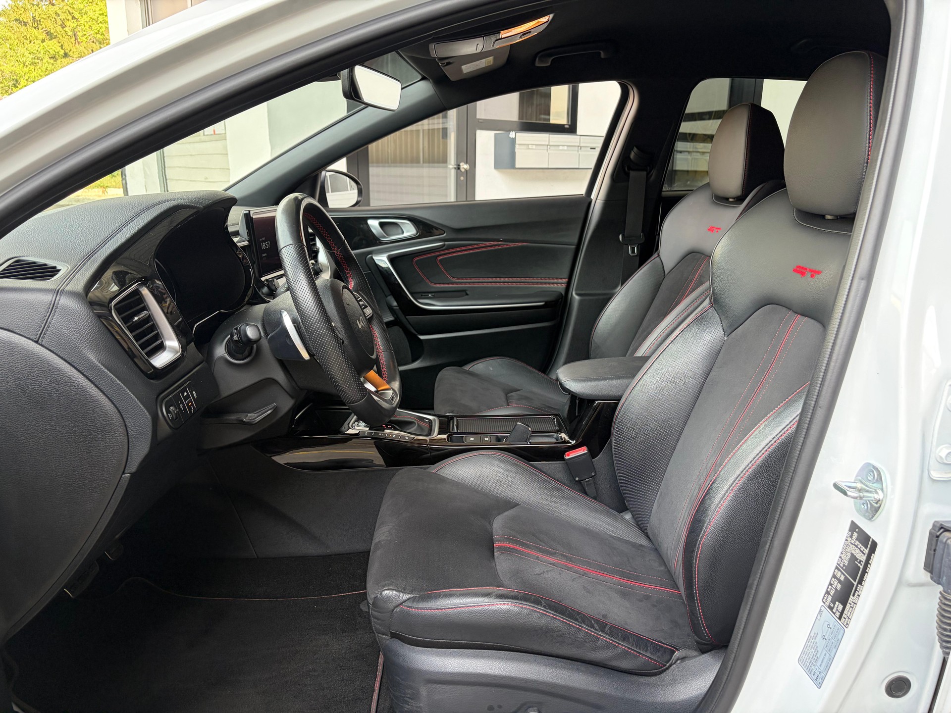 KIA Ceed 1.6 T GT 204 PS-image-4