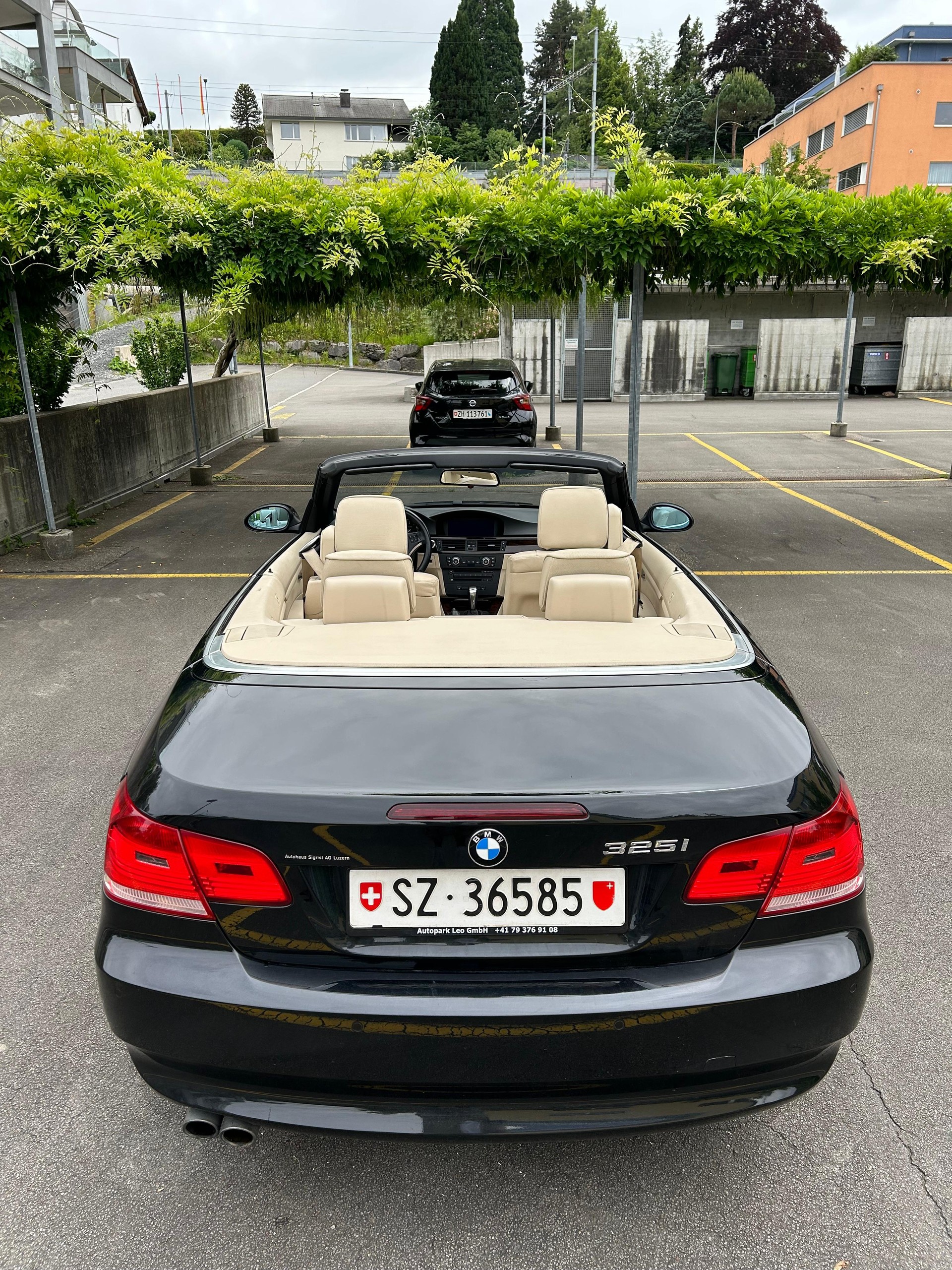 BMW 325i-image-0