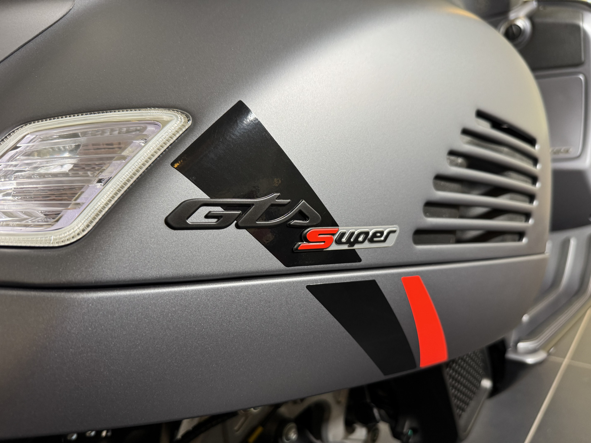 PIAGGIO Vespa GTS 125 Super Sport MY 2026-image-4