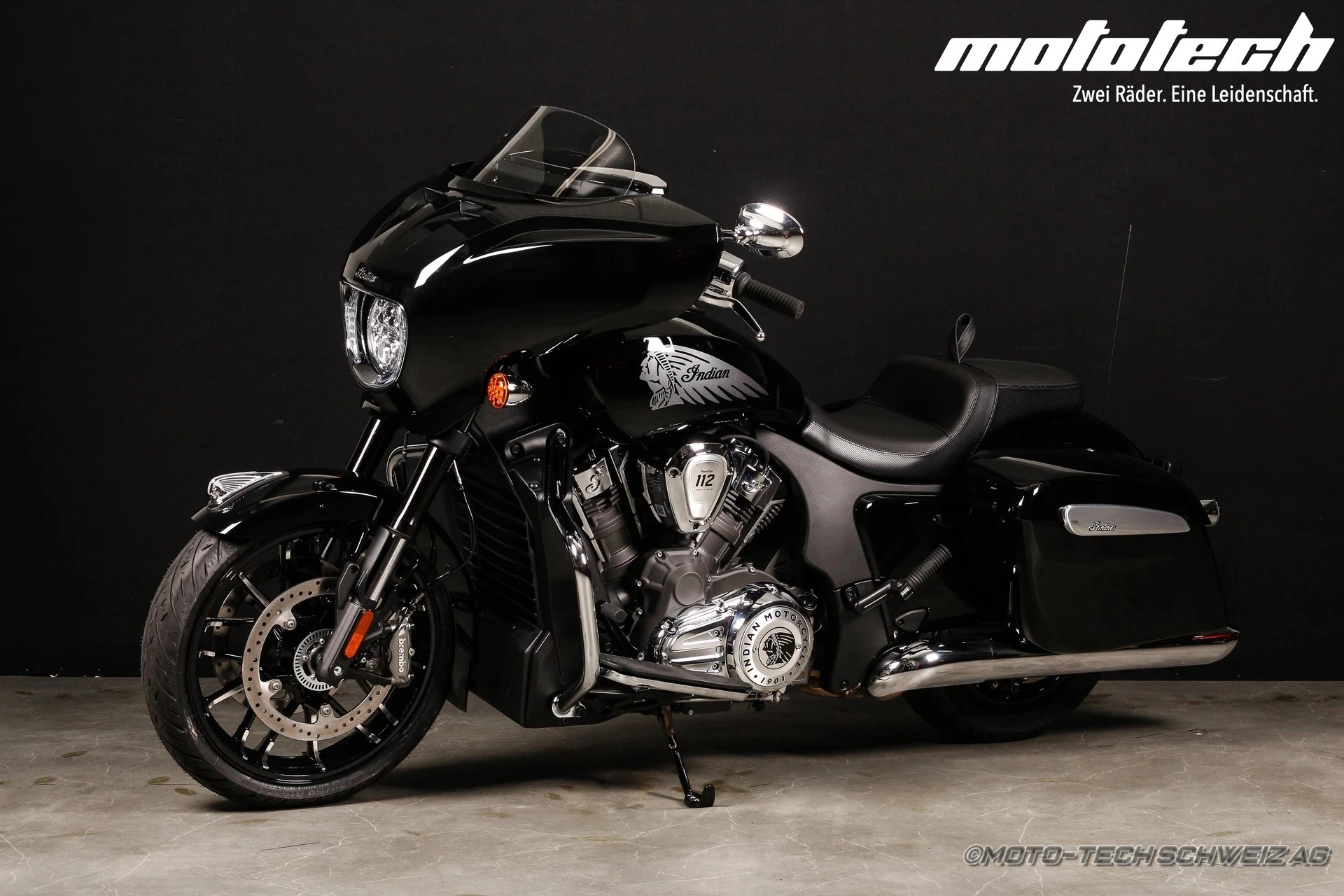 INDIAN Chieftain Power Plus Limited-showroom-element-2