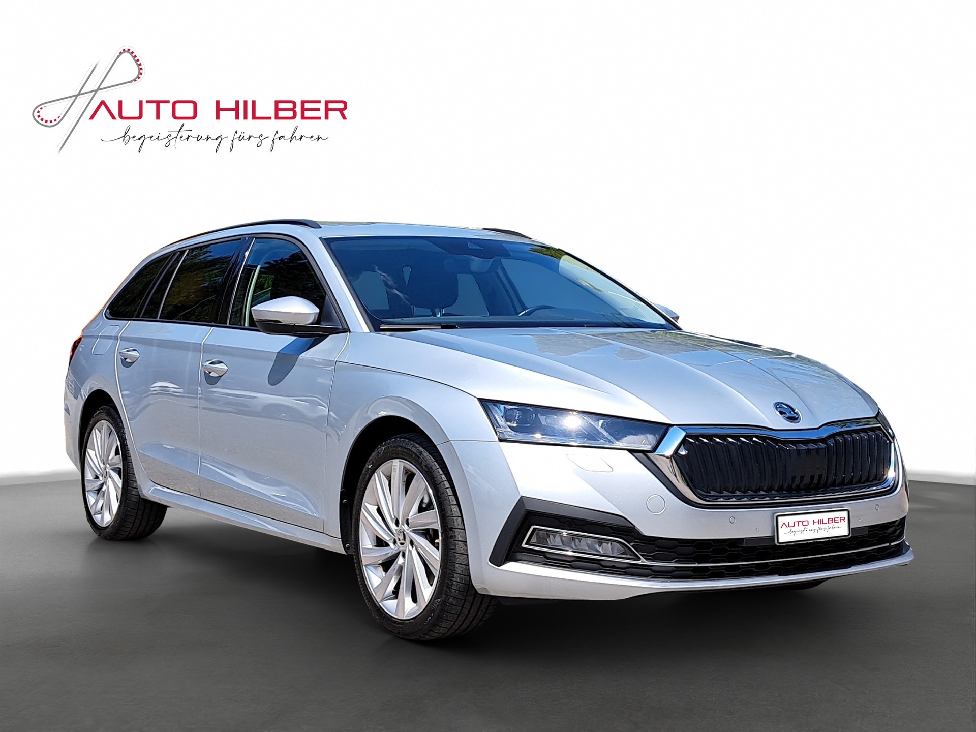 SKODA Octavia Combi 2.0 TDI DSG Style 4x4-image-13