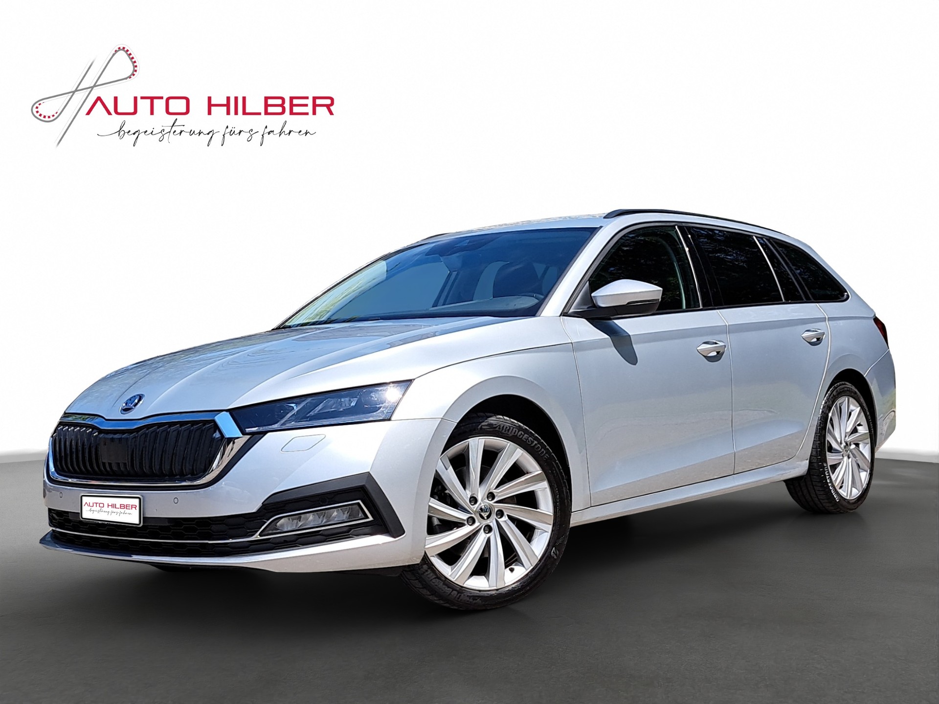 SKODA Octavia Combi 2.0 TDI DSG Style 4x4-image-0