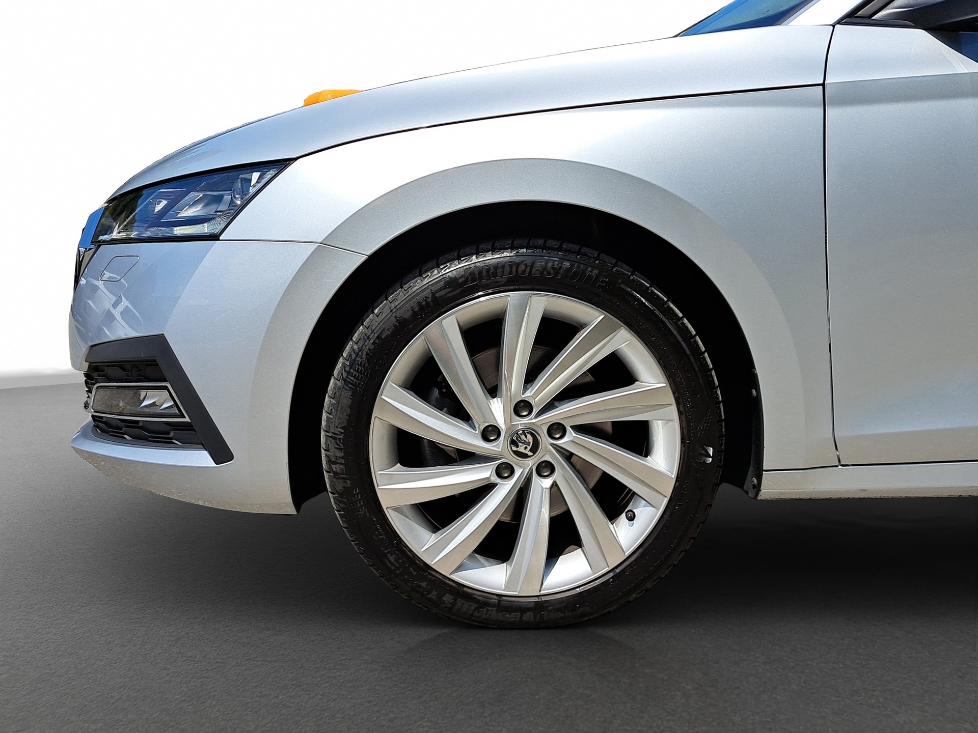 SKODA Octavia Combi 2.0 TDI DSG Style 4x4-image-3