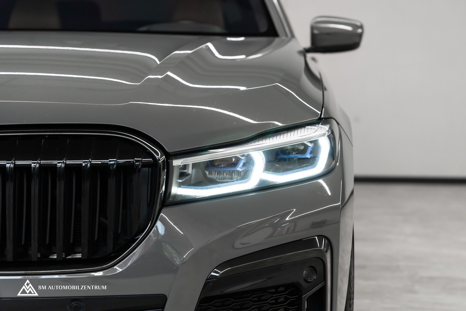 BMW 750i xDrive M Sport Steptronic / Vollausstattung / CH-Fahrzeug / Massagesitze-showroom-element-2