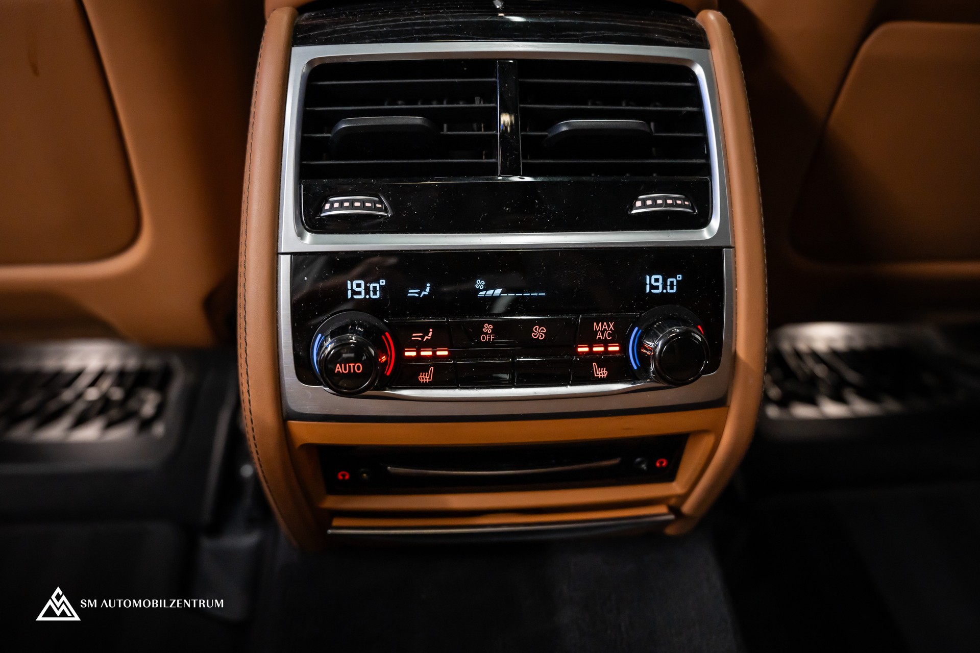 BMW 750i xDrive M Sport Steptronic / Vollausstattung / CH-Fahrzeug / Massagesitze-image-27