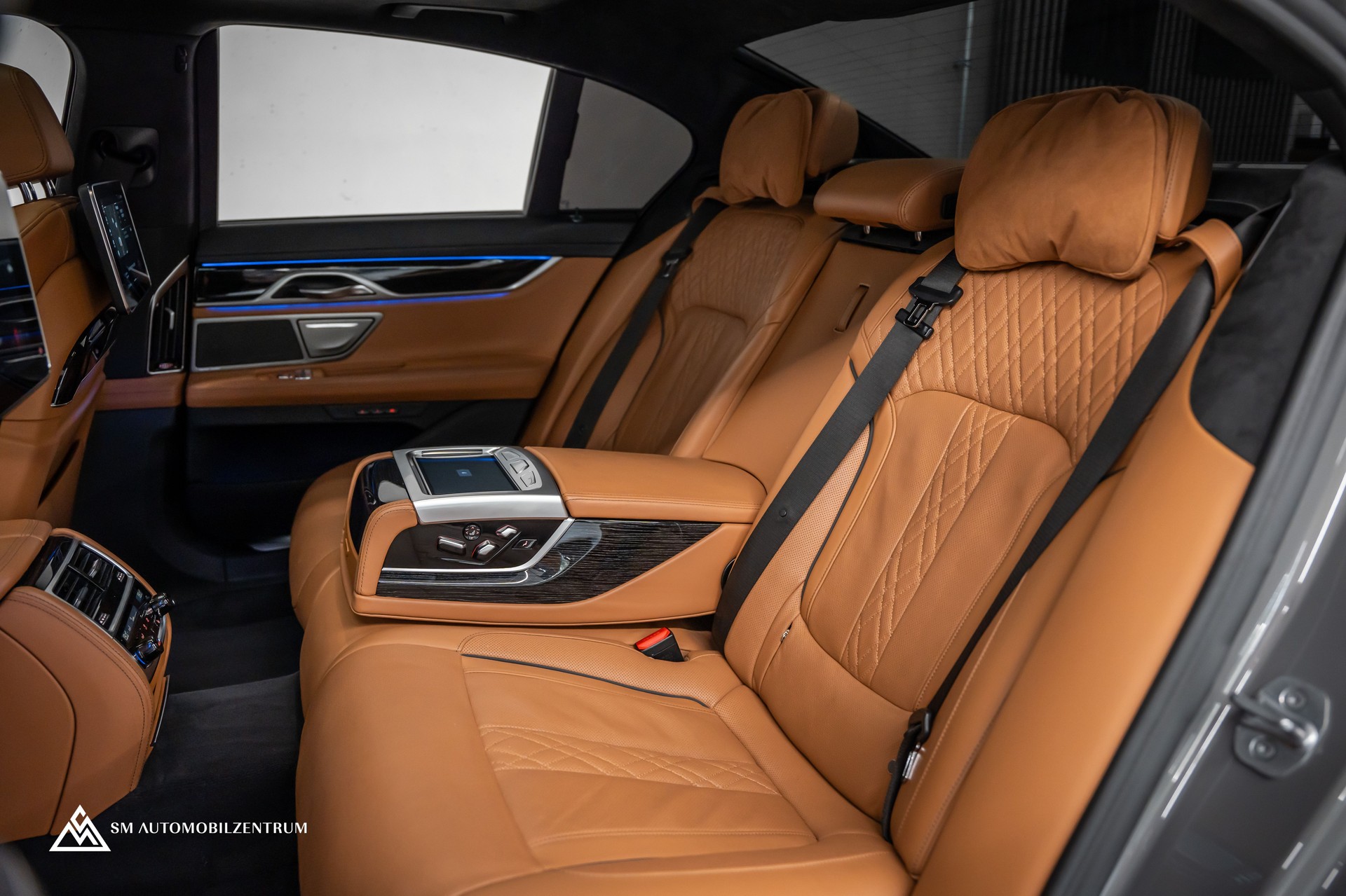 BMW 750i xDrive M Sport Steptronic / Vollausstattung / CH-Fahrzeug / Massagesitze-image-23