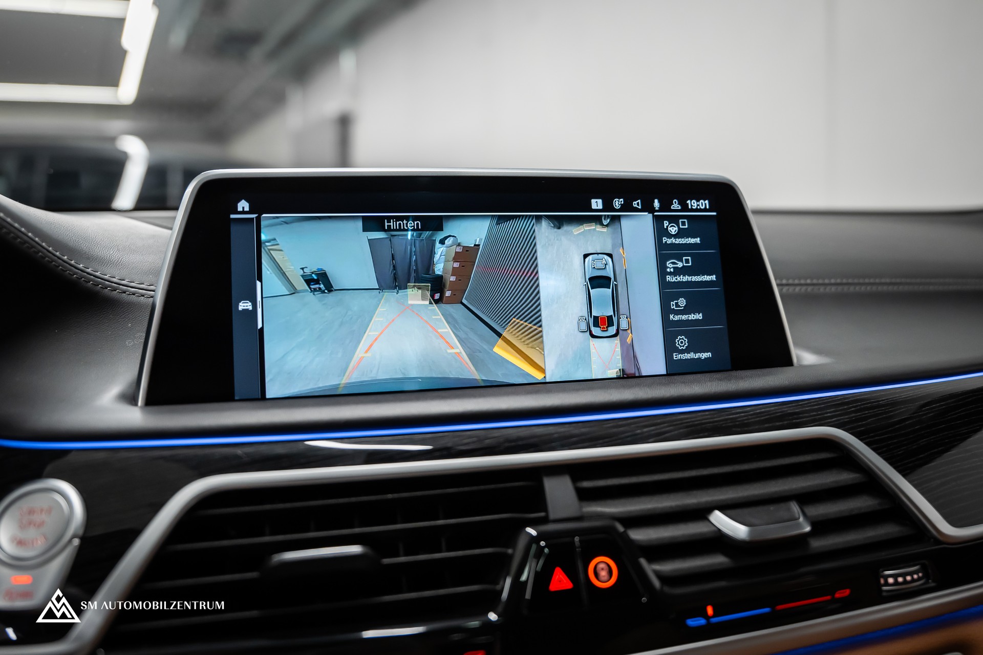BMW 750i xDrive M Sport Steptronic / Vollausstattung / CH-Fahrzeug / Massagesitze-image-40