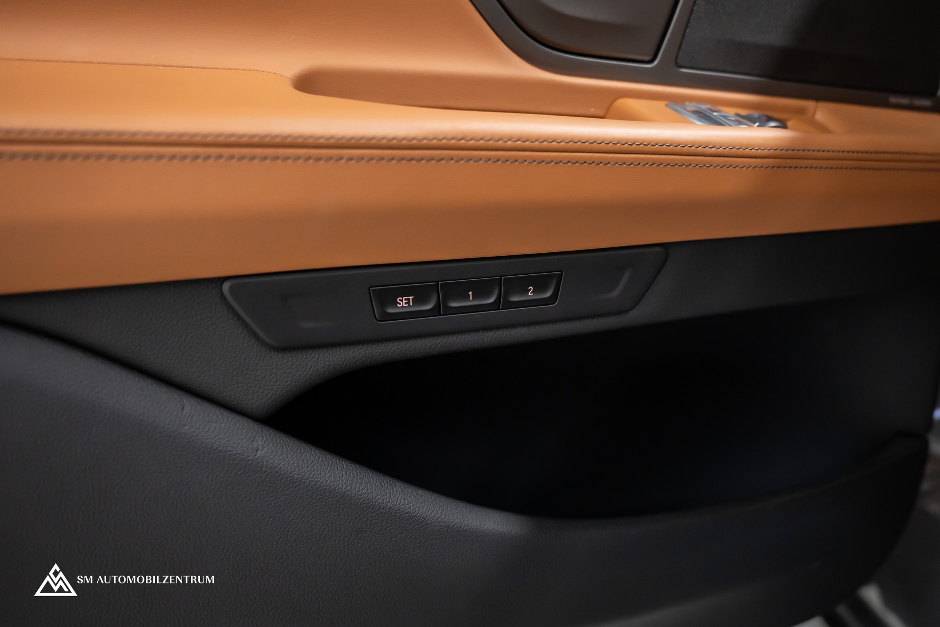BMW 750i xDrive M Sport Steptronic / Vollausstattung / CH-Fahrzeug / Massagesitze-image-26
