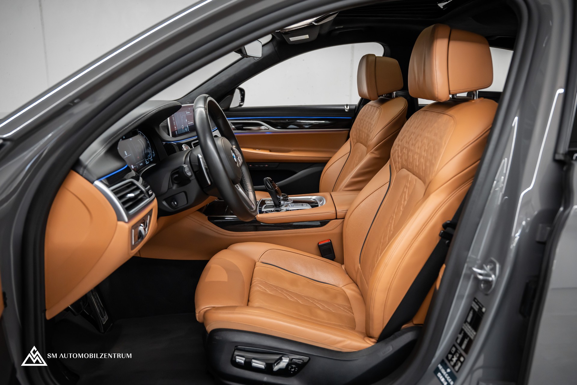 BMW 750i xDrive M Sport Steptronic / Vollausstattung / CH-Fahrzeug / Massagesitze-image-16