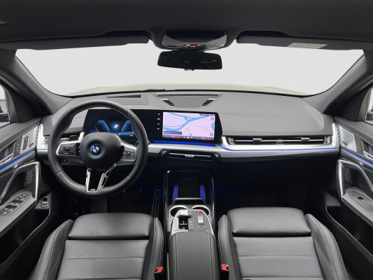 BMW iX2 xDrive 30 M Sport Pro-image-10