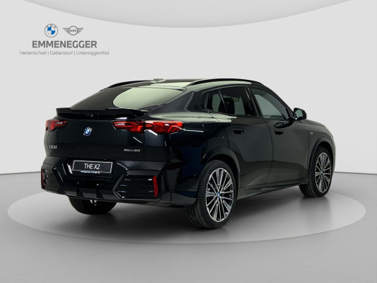 BMW iX2 xDrive 30 M Sport Pro-image-4