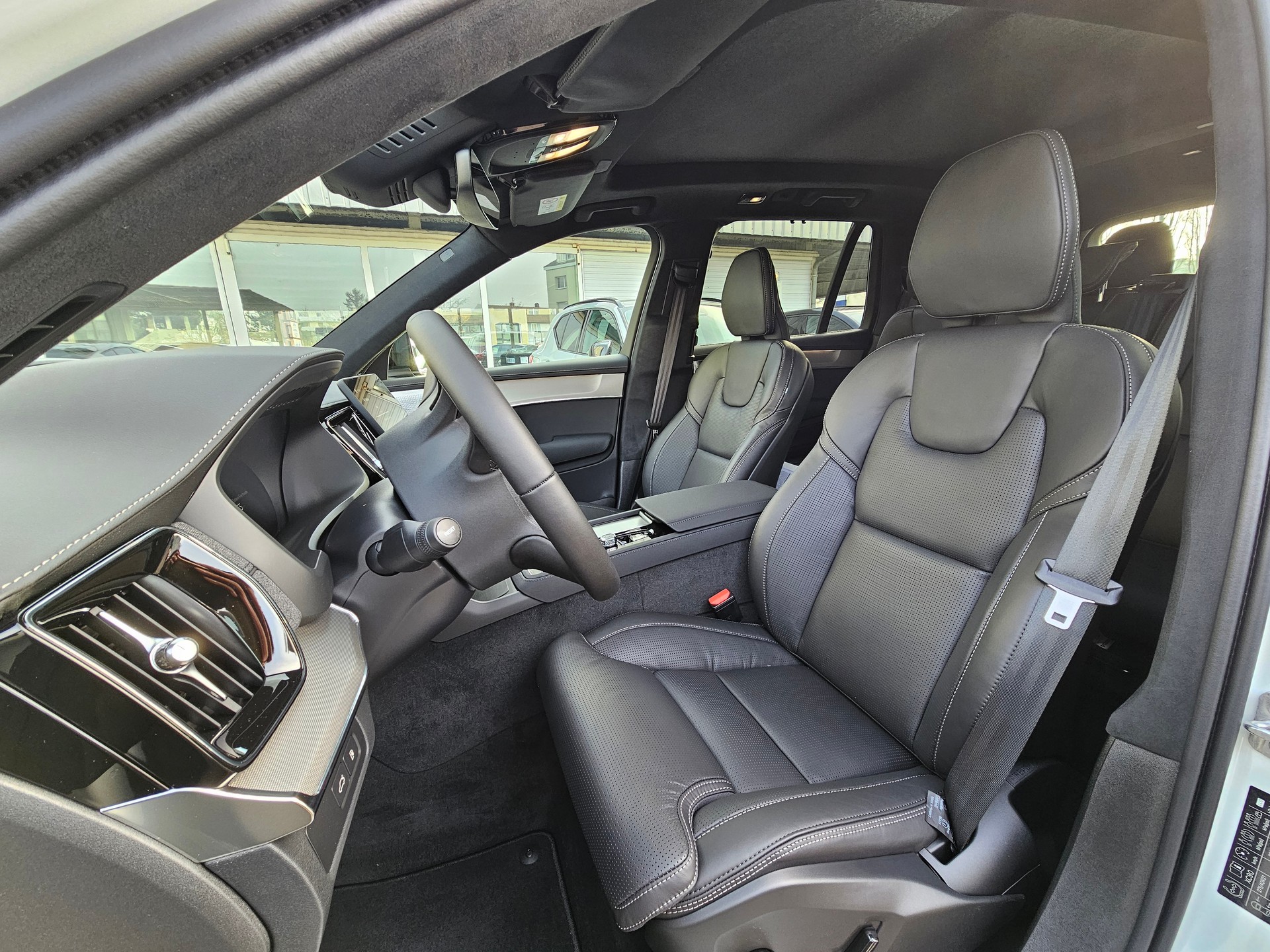 VOLVO XC90 2.0 T8 TE Black Edition eAWD-image-7