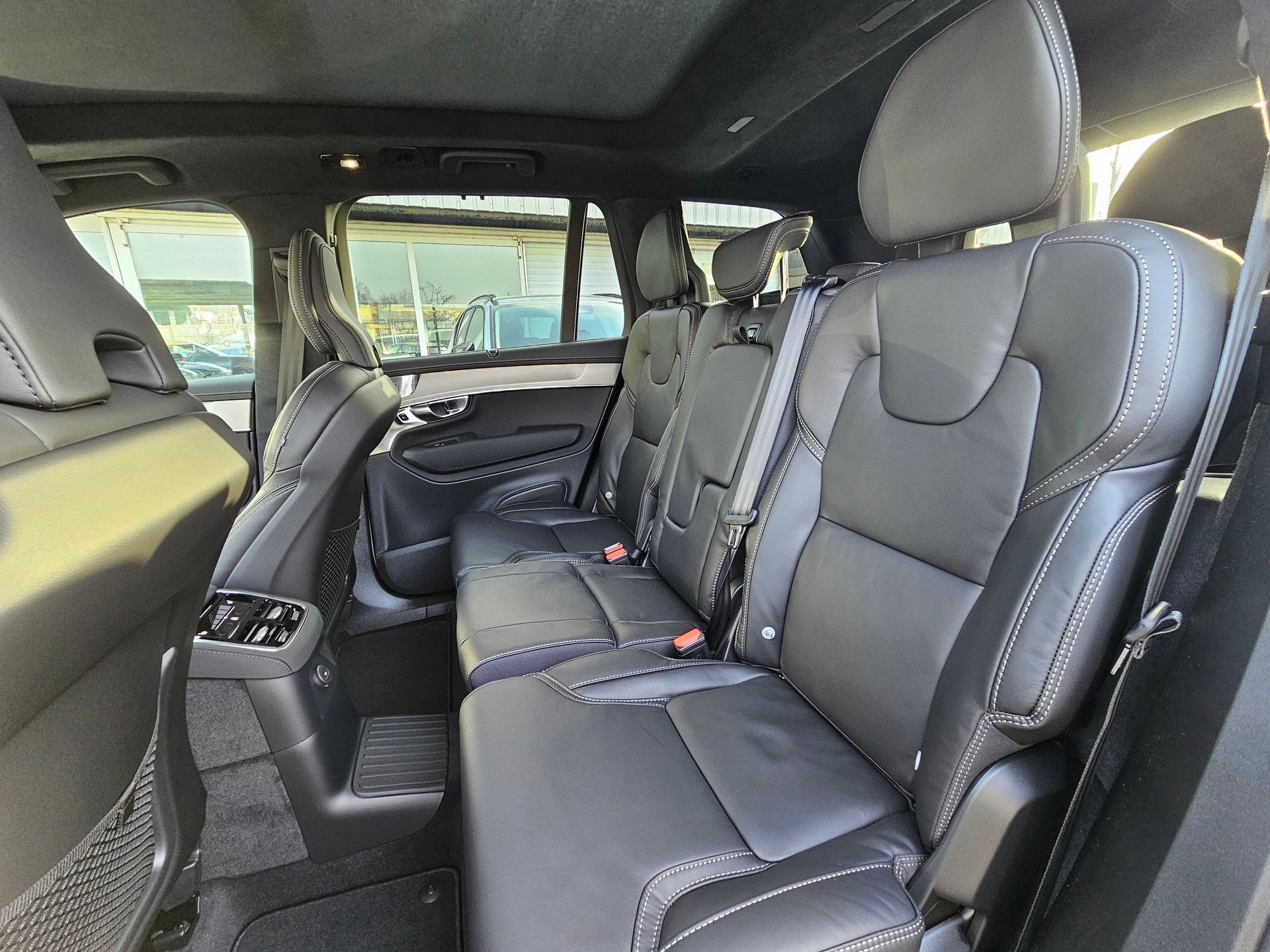 VOLVO XC90 2.0 T8 TE Black Edition eAWD-image-13