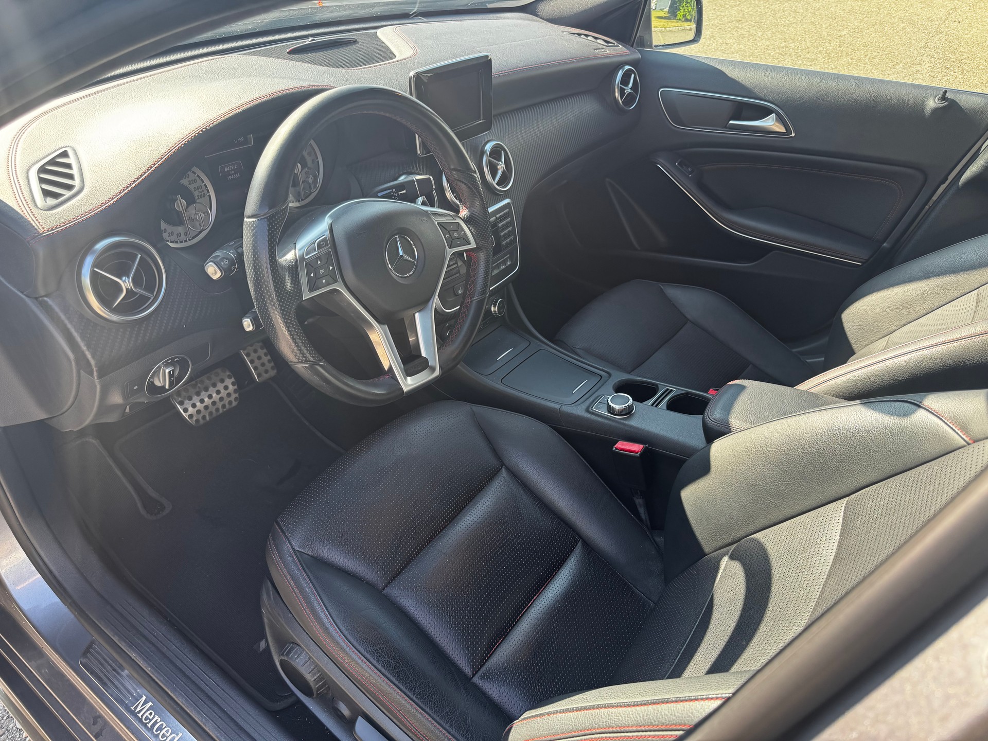 MERCEDES-BENZ A 250 AMG Line 4m-image-6