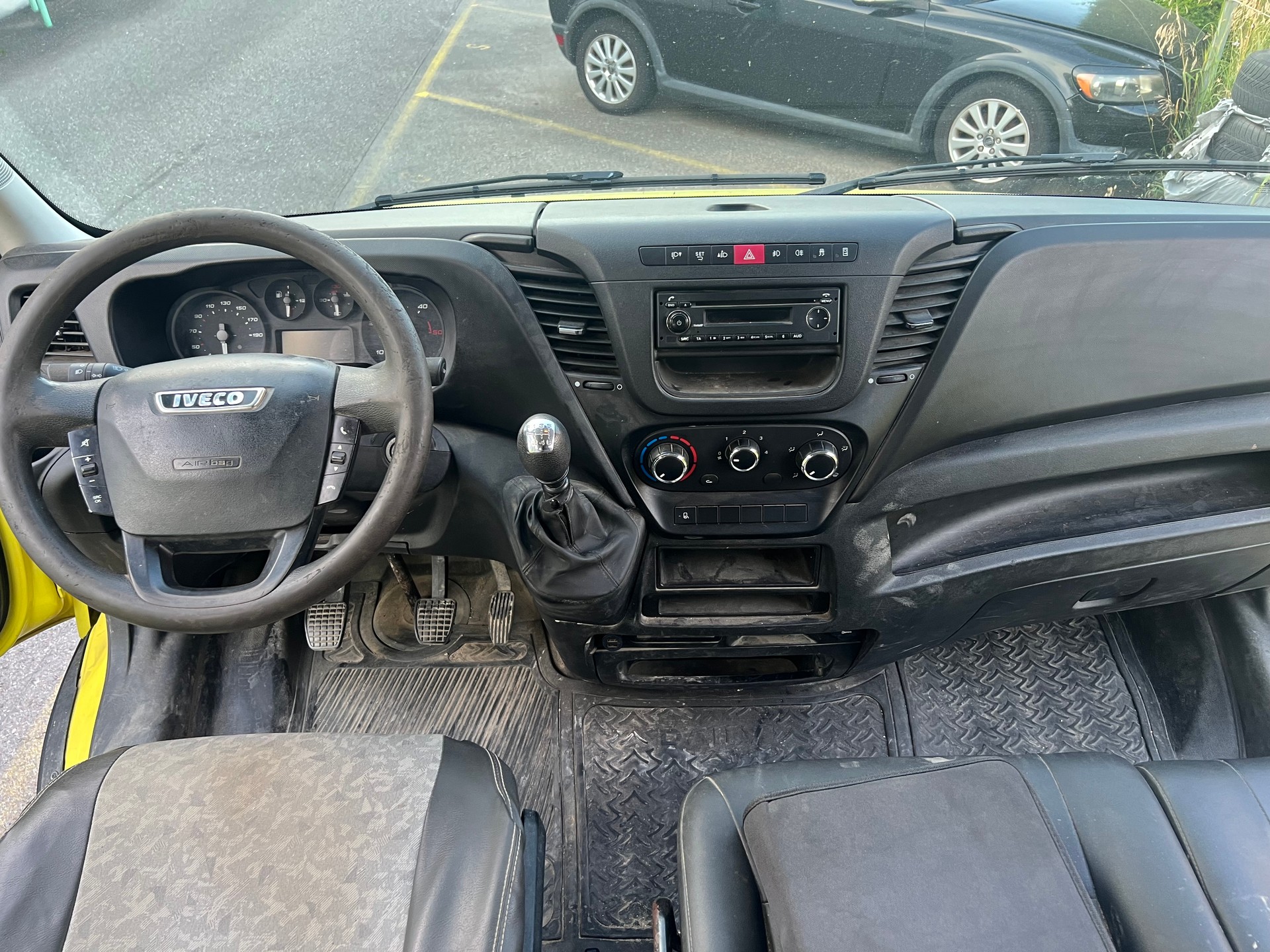 IVECO 35 S 15 D-image-8