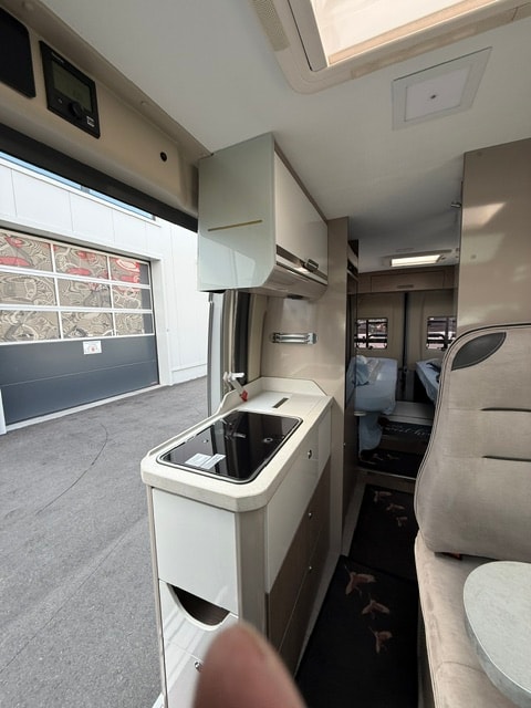 CHALLENGER V217 Road Edition Premium-image-8