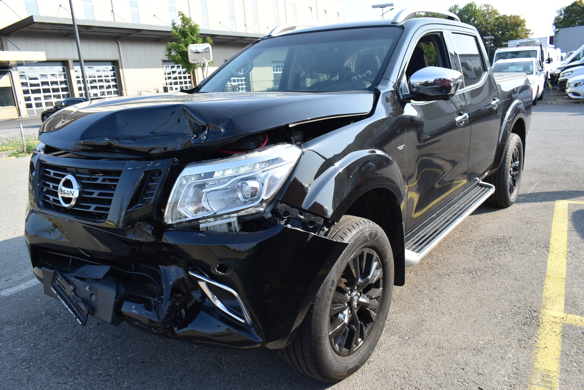 NISSAN Navara Double Cab Tekna 2.3 dCi 4WD Automatic-image-4