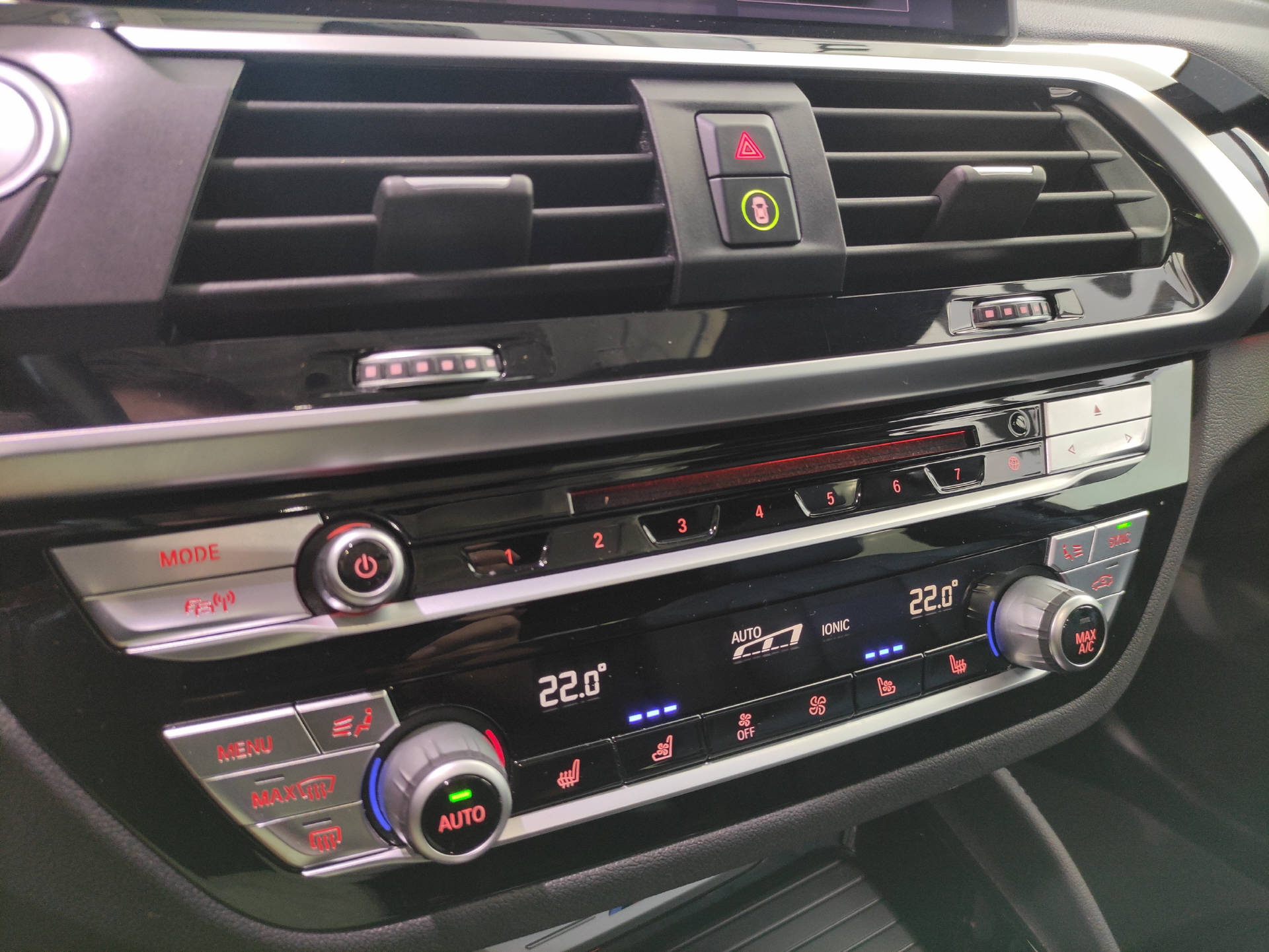 BMW X4 M40i-image-11