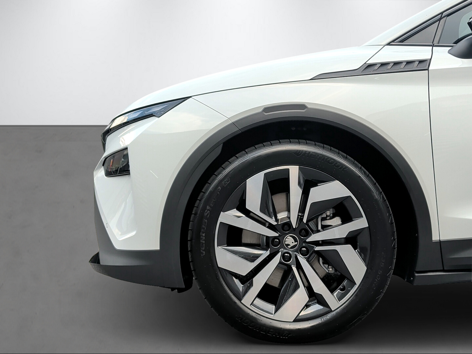 SKODA Elroq Sportline 85 4x4 299PS/220kW elektrisch-image-3