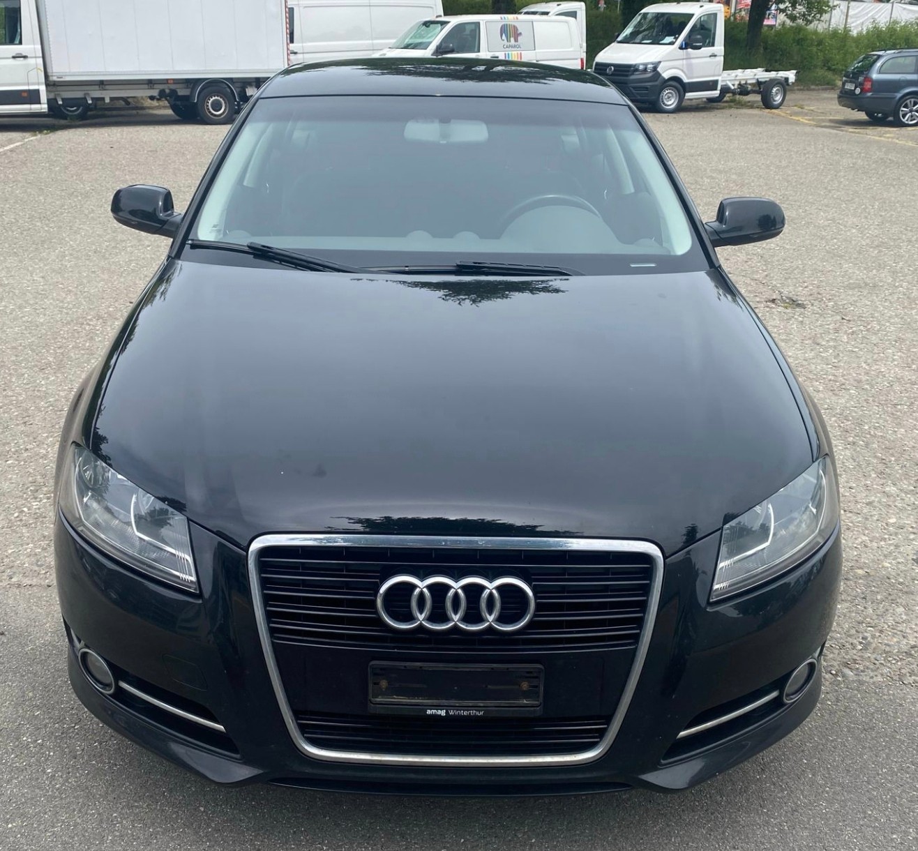 AUDI A3 Sportback 2.0 TDI Ambiente S-tronic-image-0