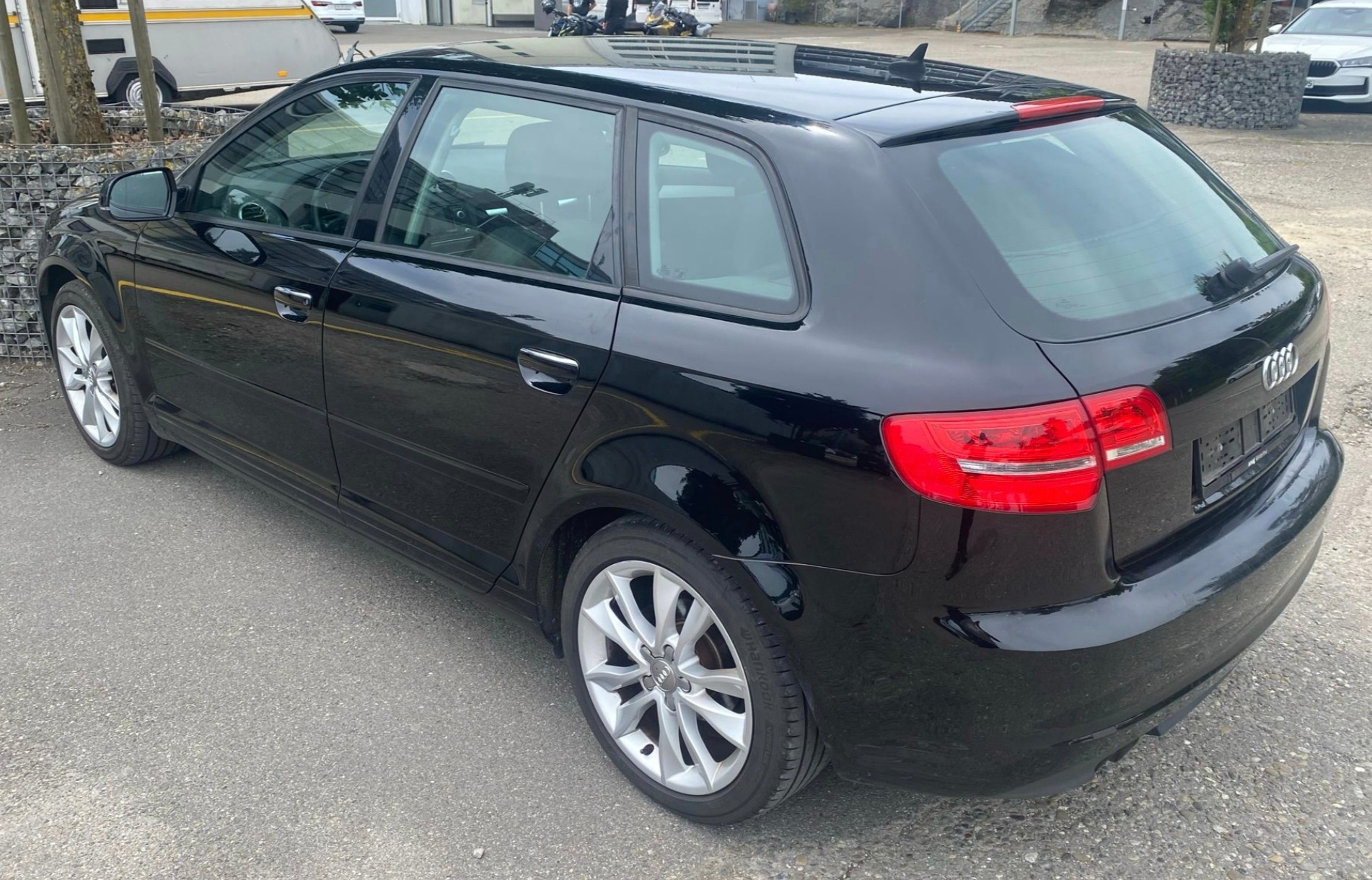 AUDI A3 Sportback 2.0 TDI Ambiente S-tronic-image-3