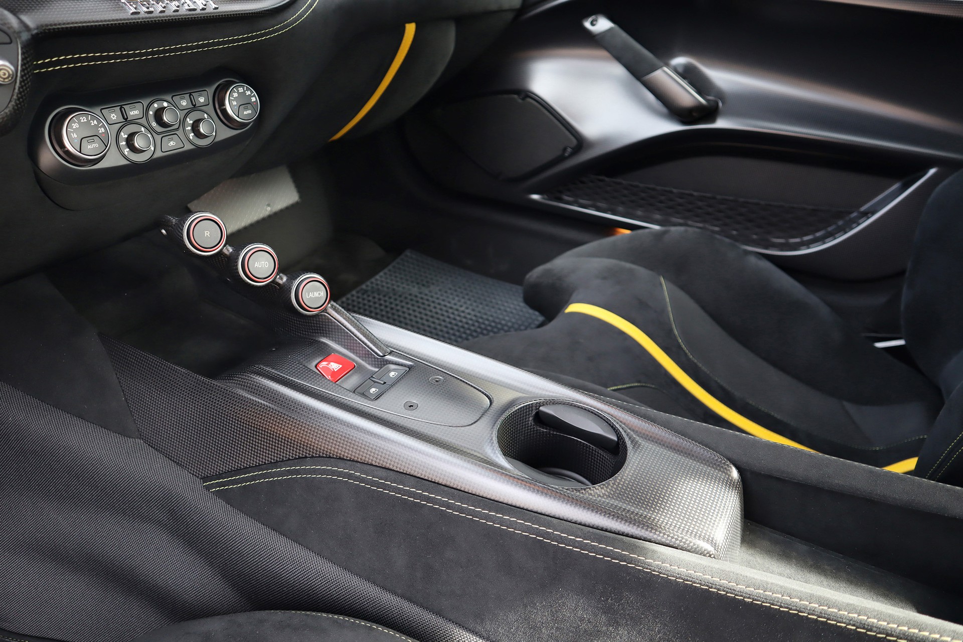 FERRARI F12 Berlinetta-image-11