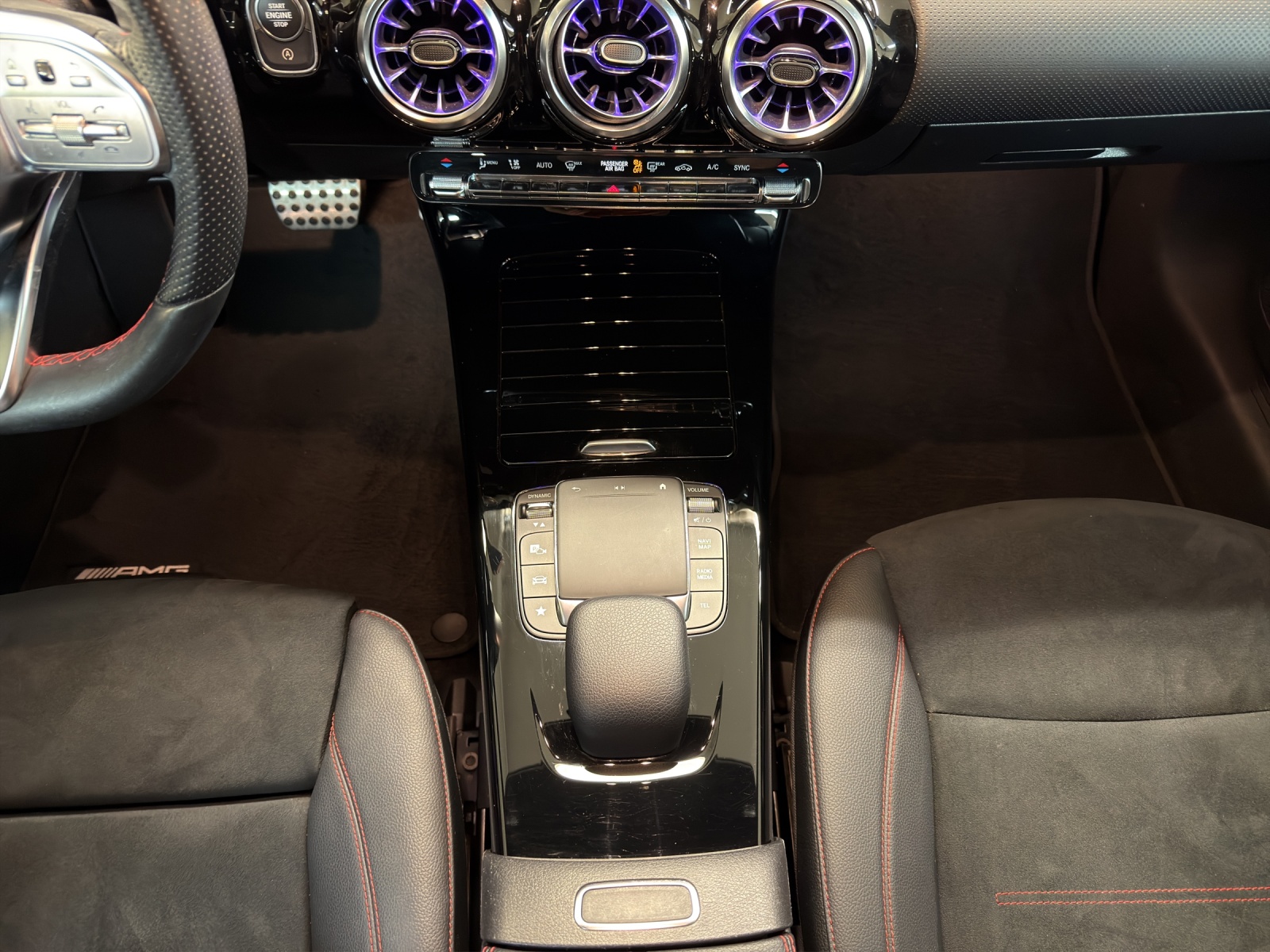 MERCEDES-BENZ A 200 AMG Line-image-12