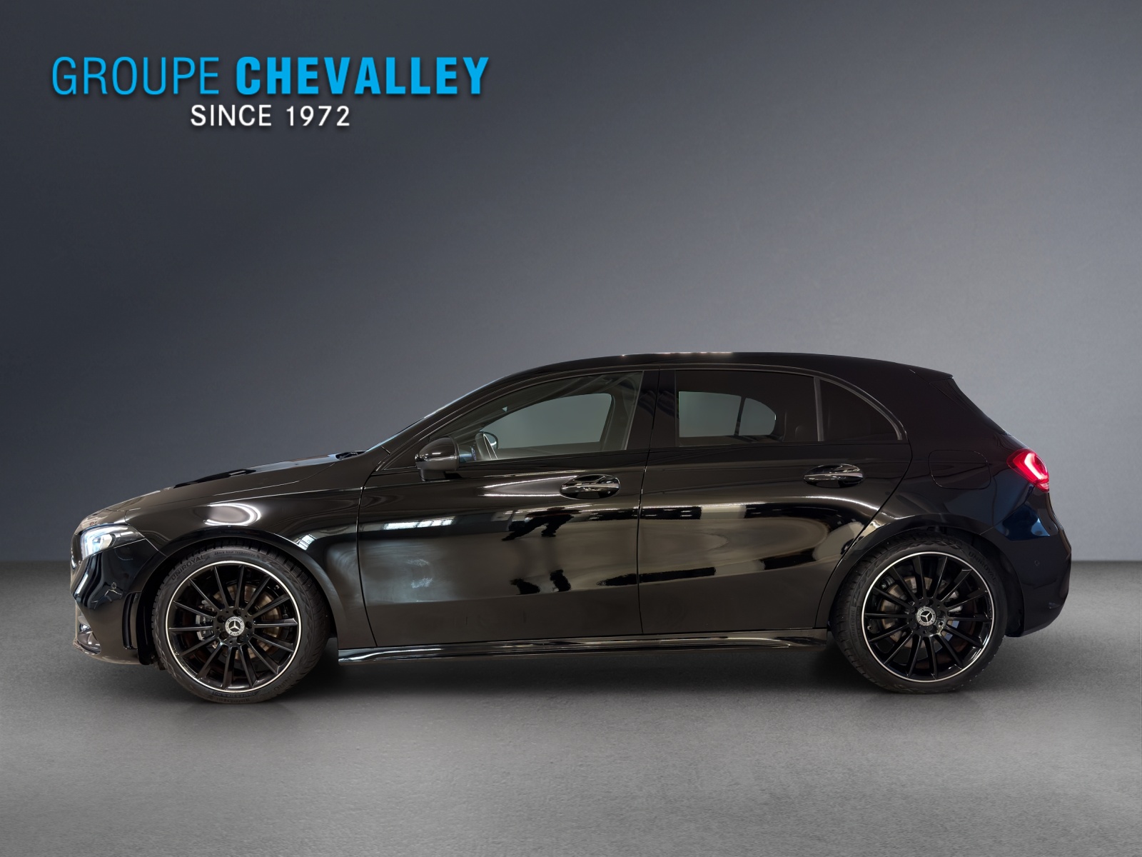 MERCEDES-BENZ A 200 AMG Line-image-2