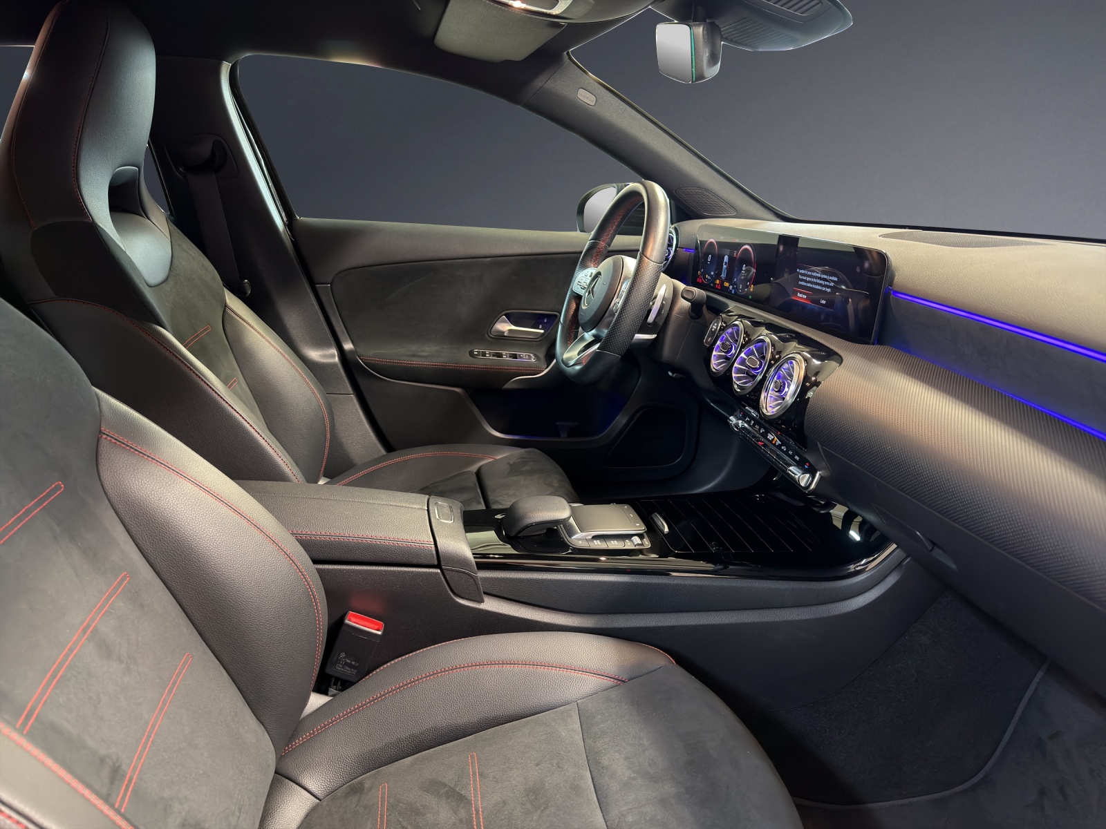 MERCEDES-BENZ A 200 AMG Line-image-6