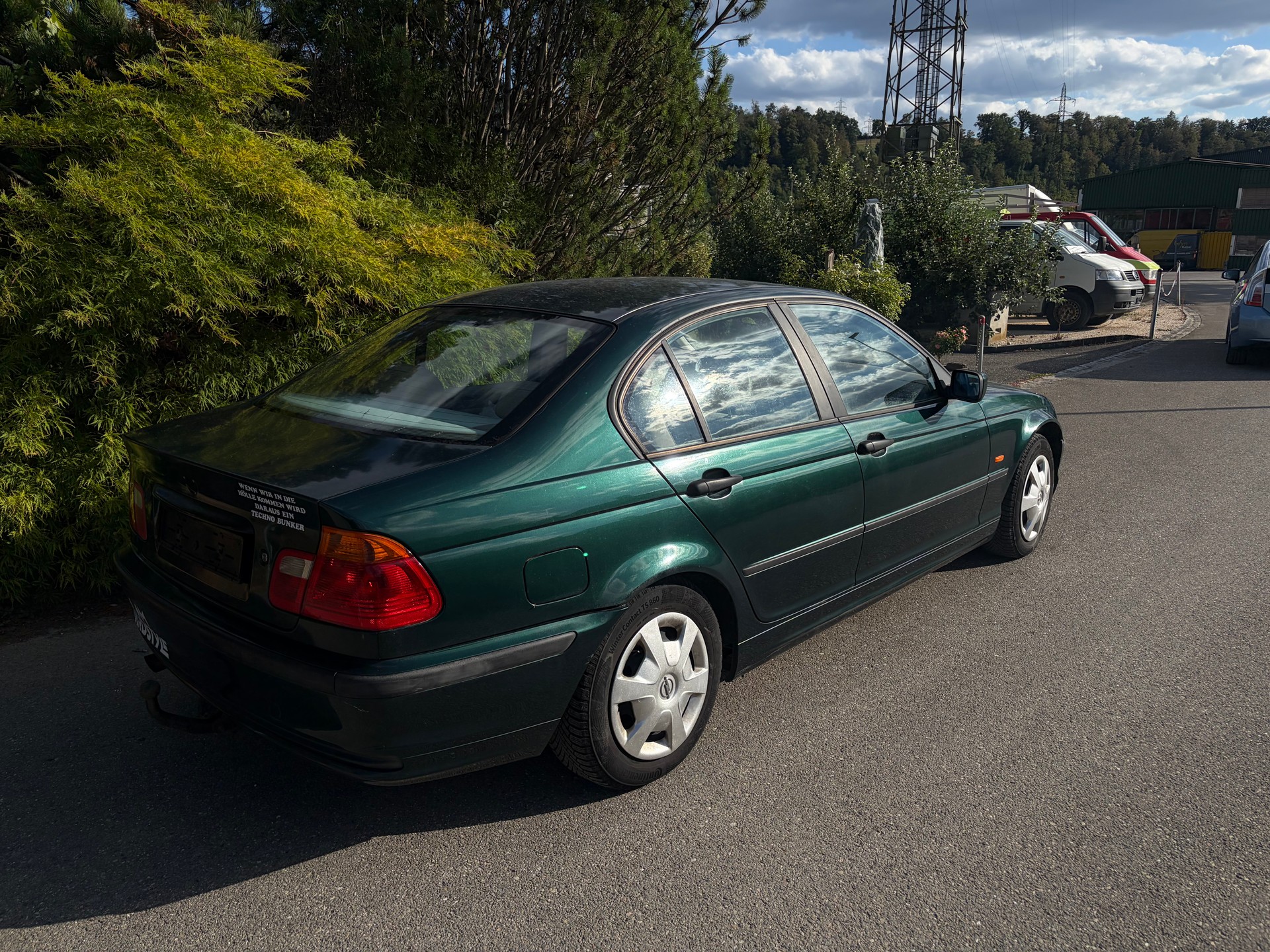 BMW 318i-image-3