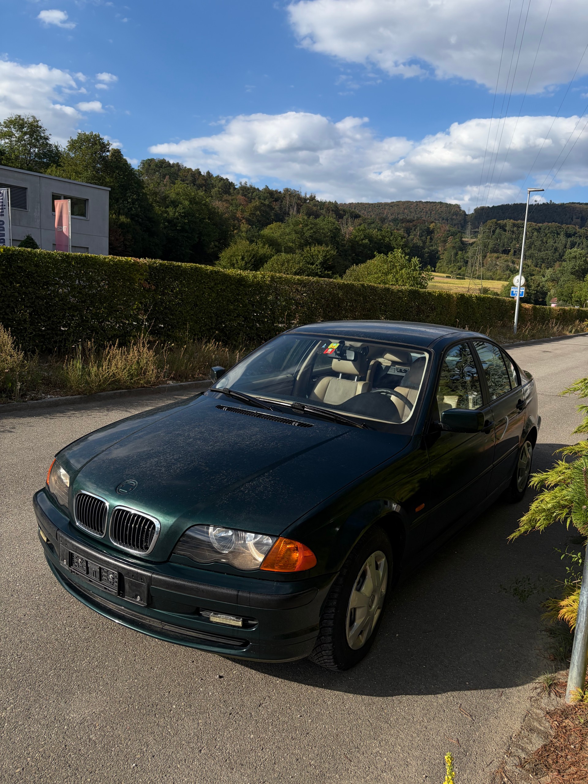 BMW 318i-image-4