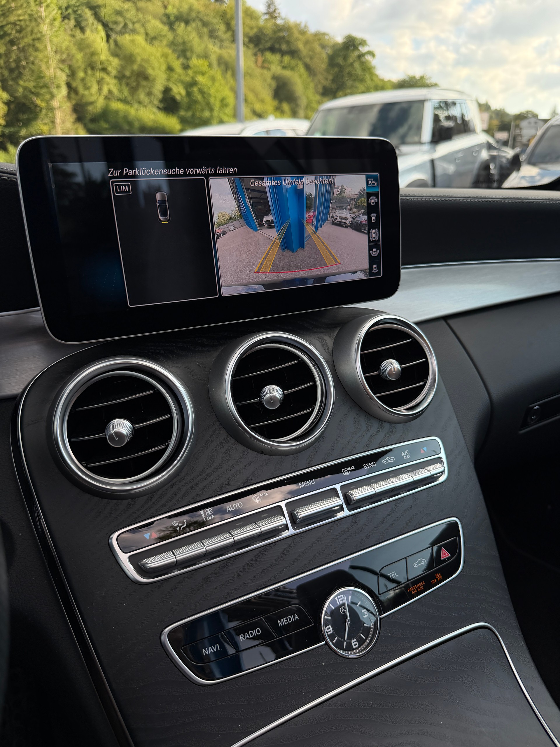 MERCEDES-BENZ C 200 AMG Line Cabriolet 4Matic 9G-Tronic-image-15