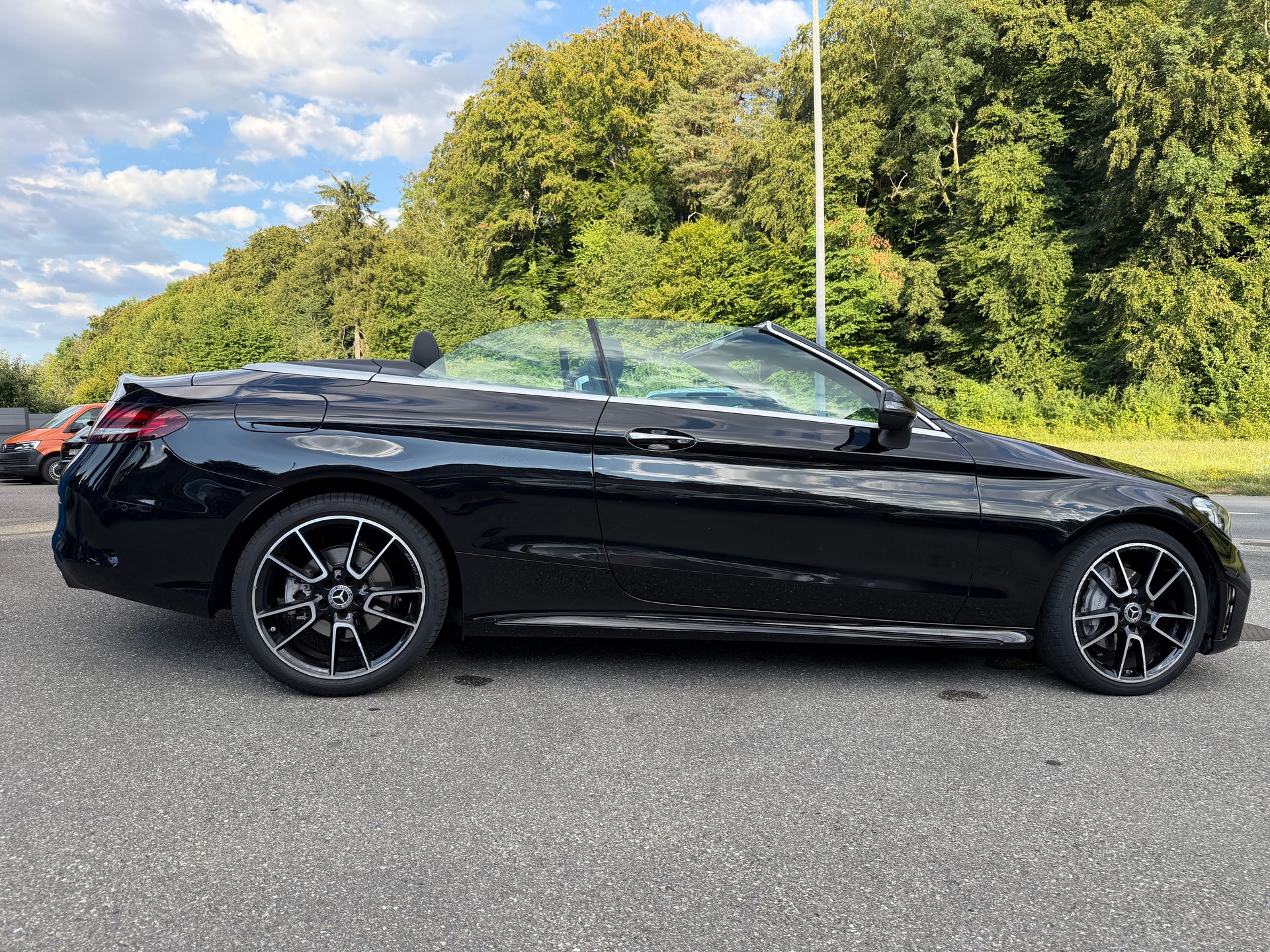 MERCEDES-BENZ C 200 AMG Line Cabriolet 4Matic 9G-Tronic-image-2