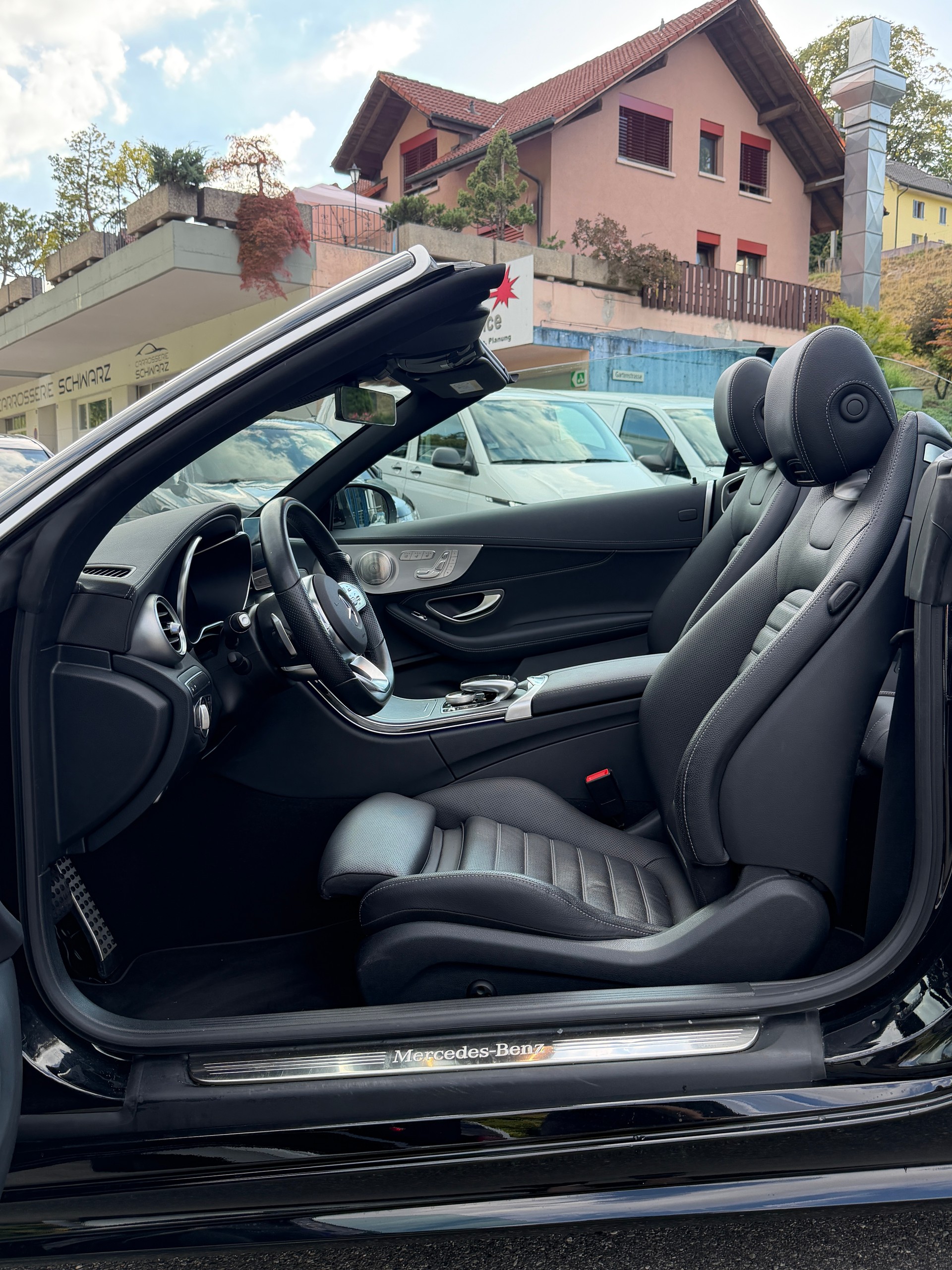 MERCEDES-BENZ C 200 AMG Line Cabriolet 4Matic 9G-Tronic-image-9