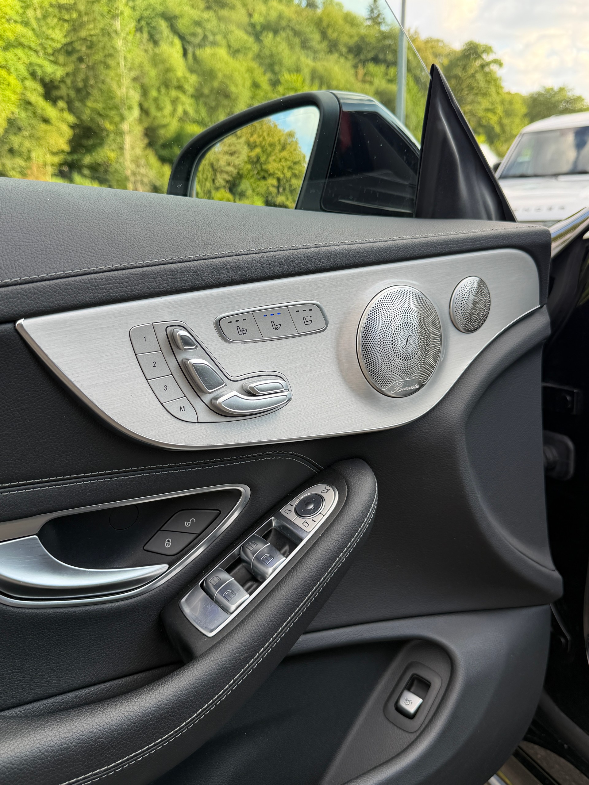 MERCEDES-BENZ C 200 AMG Line Cabriolet 4Matic 9G-Tronic-image-12