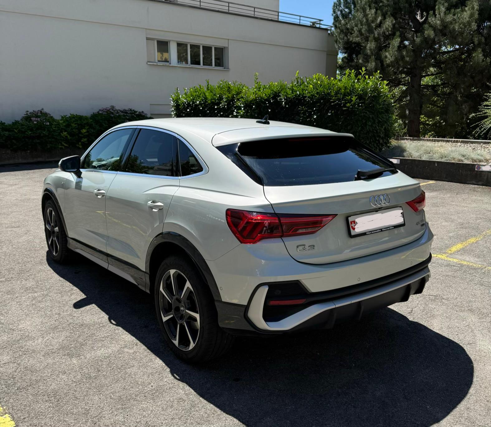AUDI Q3 Sportback 45 TFSI S line quattro S-Tronic-image-1