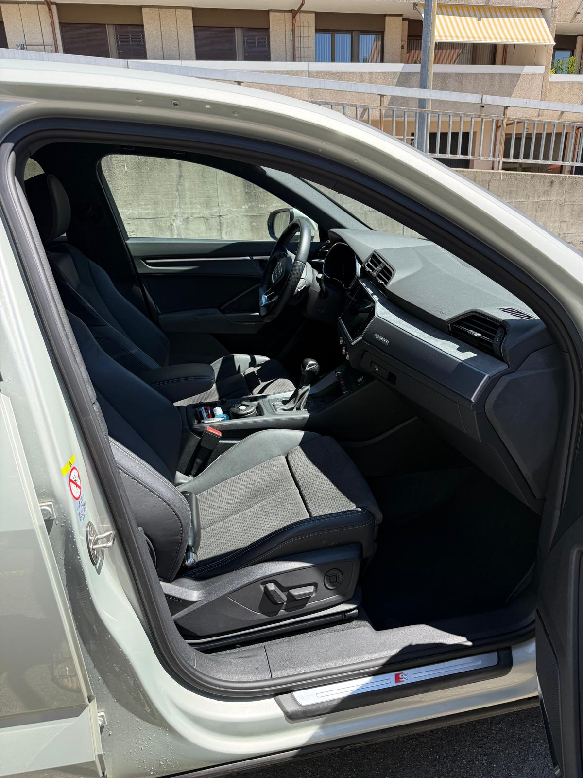 AUDI Q3 Sportback 45 TFSI S line quattro S-Tronic-image-3