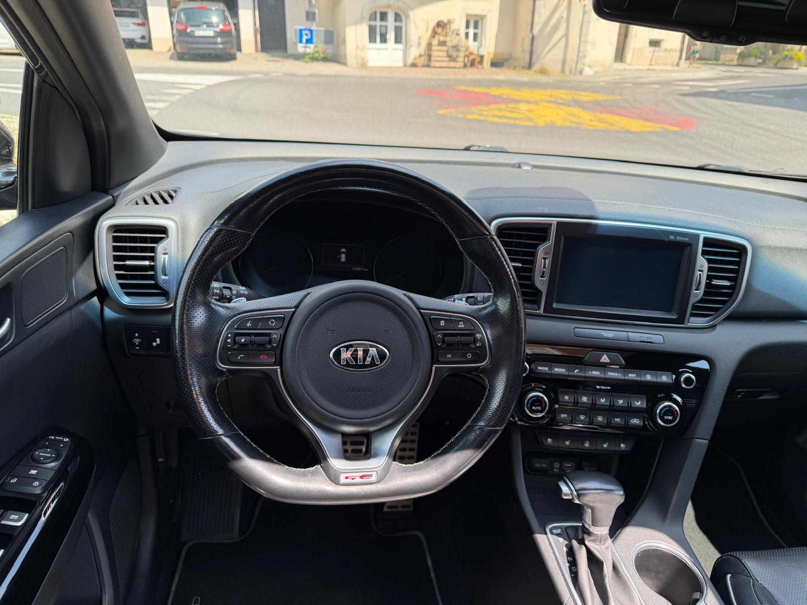 KIA Sportage 2.0CRDi Style GT Line 4WD Automat-image-6