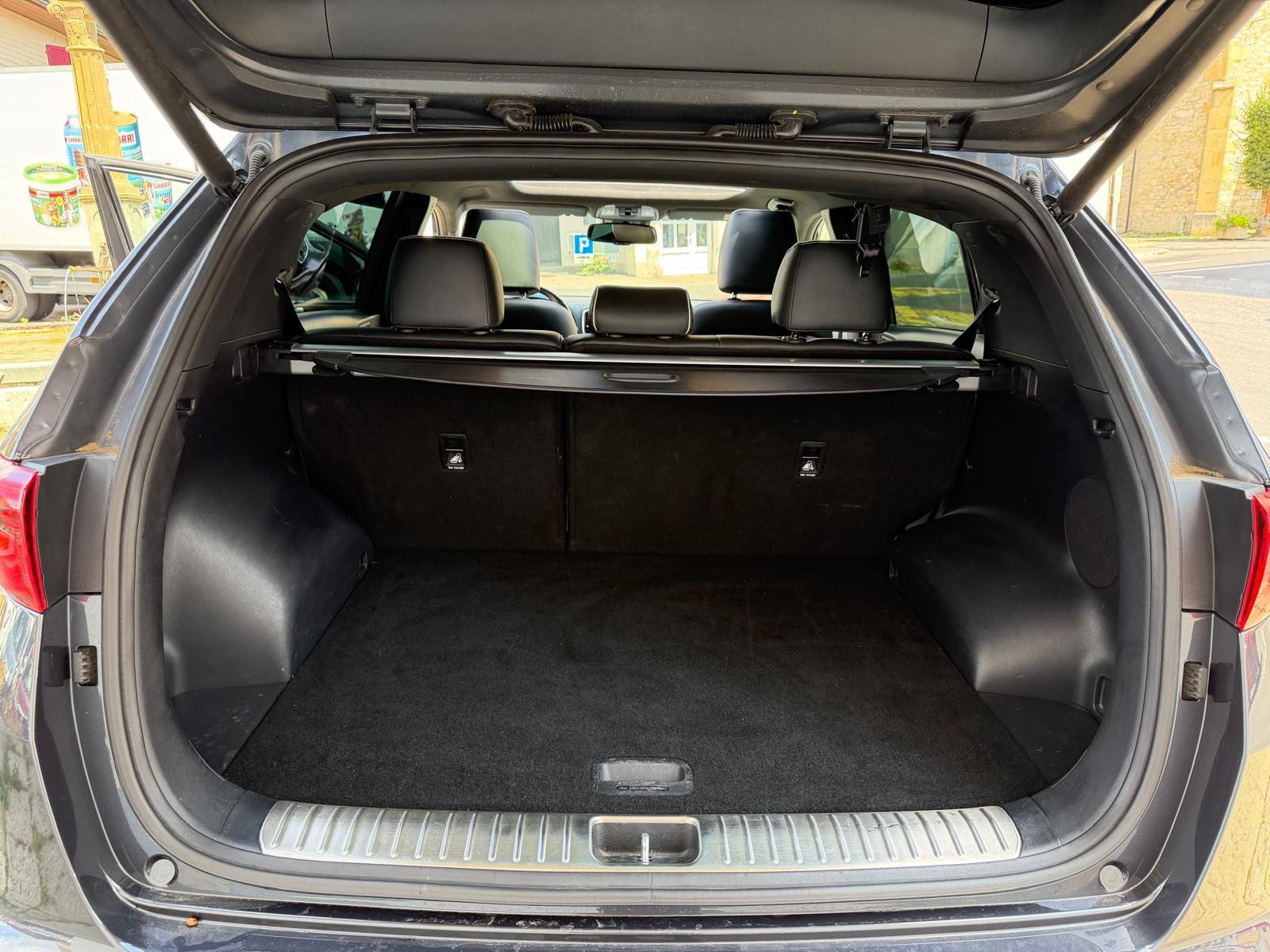 KIA Sportage 2.0CRDi Style GT Line 4WD Automat-image-12
