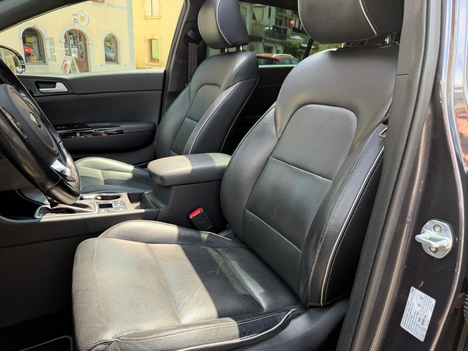 KIA Sportage 2.0CRDi Style GT Line 4WD Automat-image-9